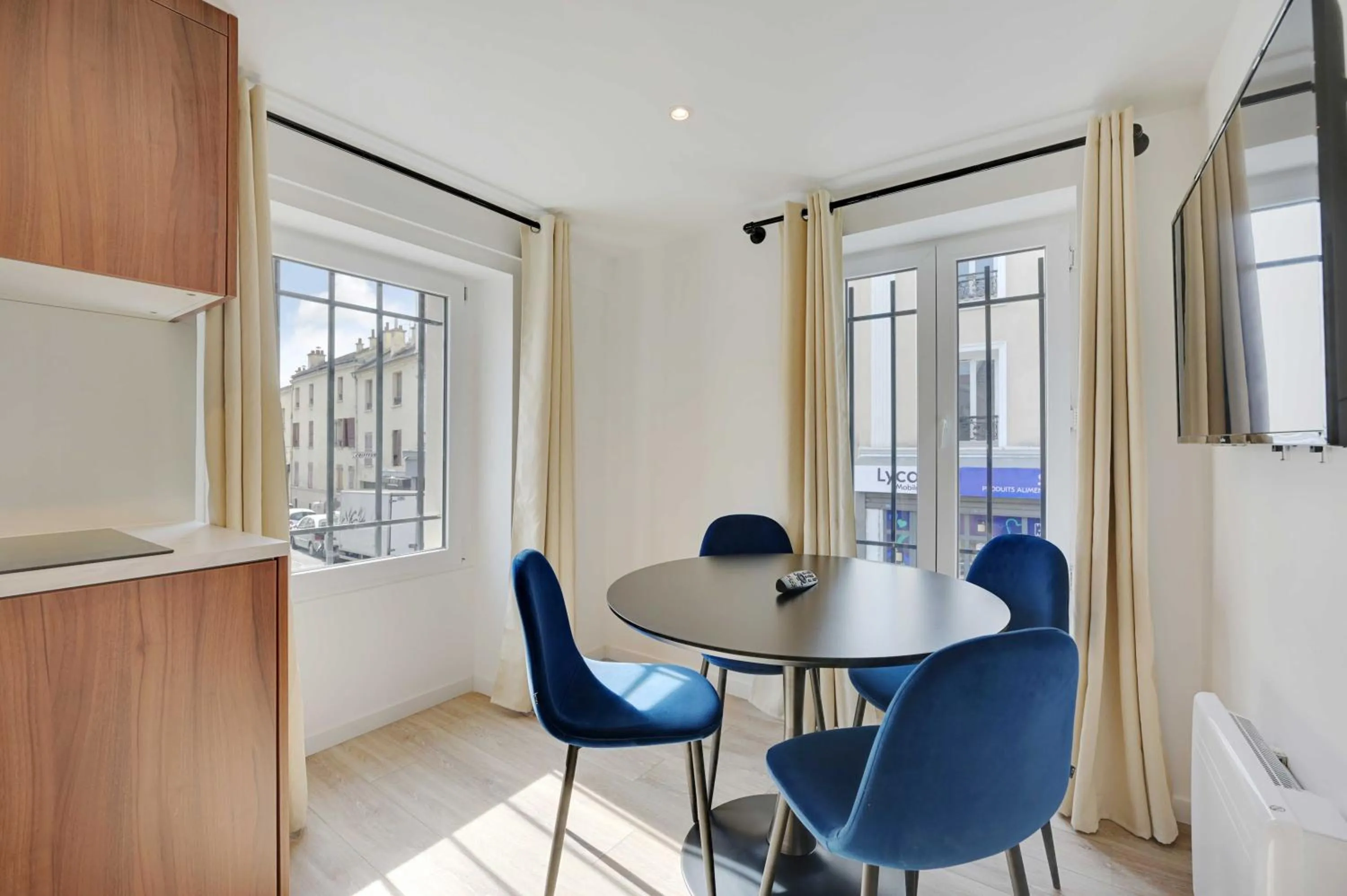 Pleasant and bright apt - 1BD-2P - near Paris