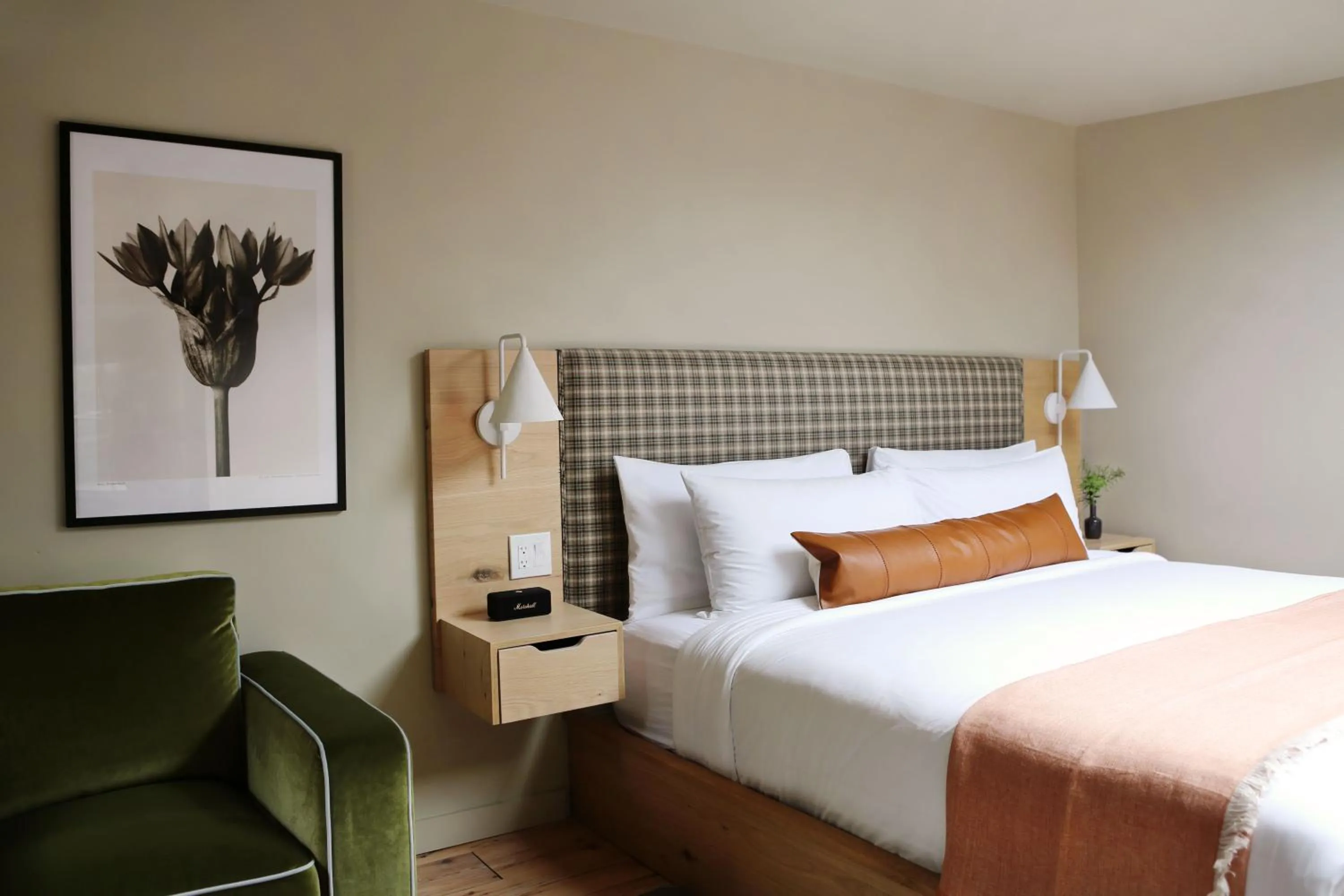 Bed in KIngston Carriage House