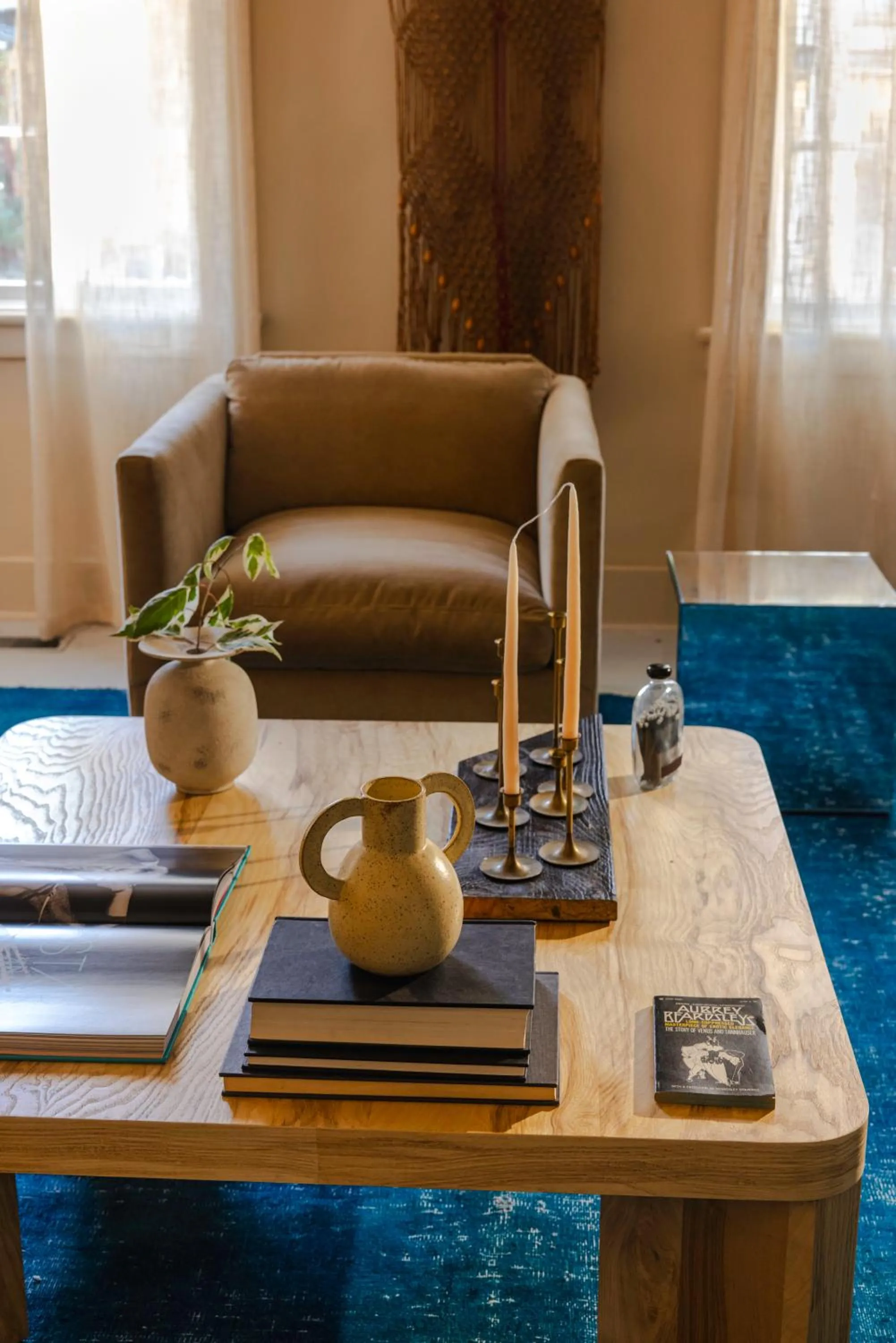 Living room in KIngston Carriage House