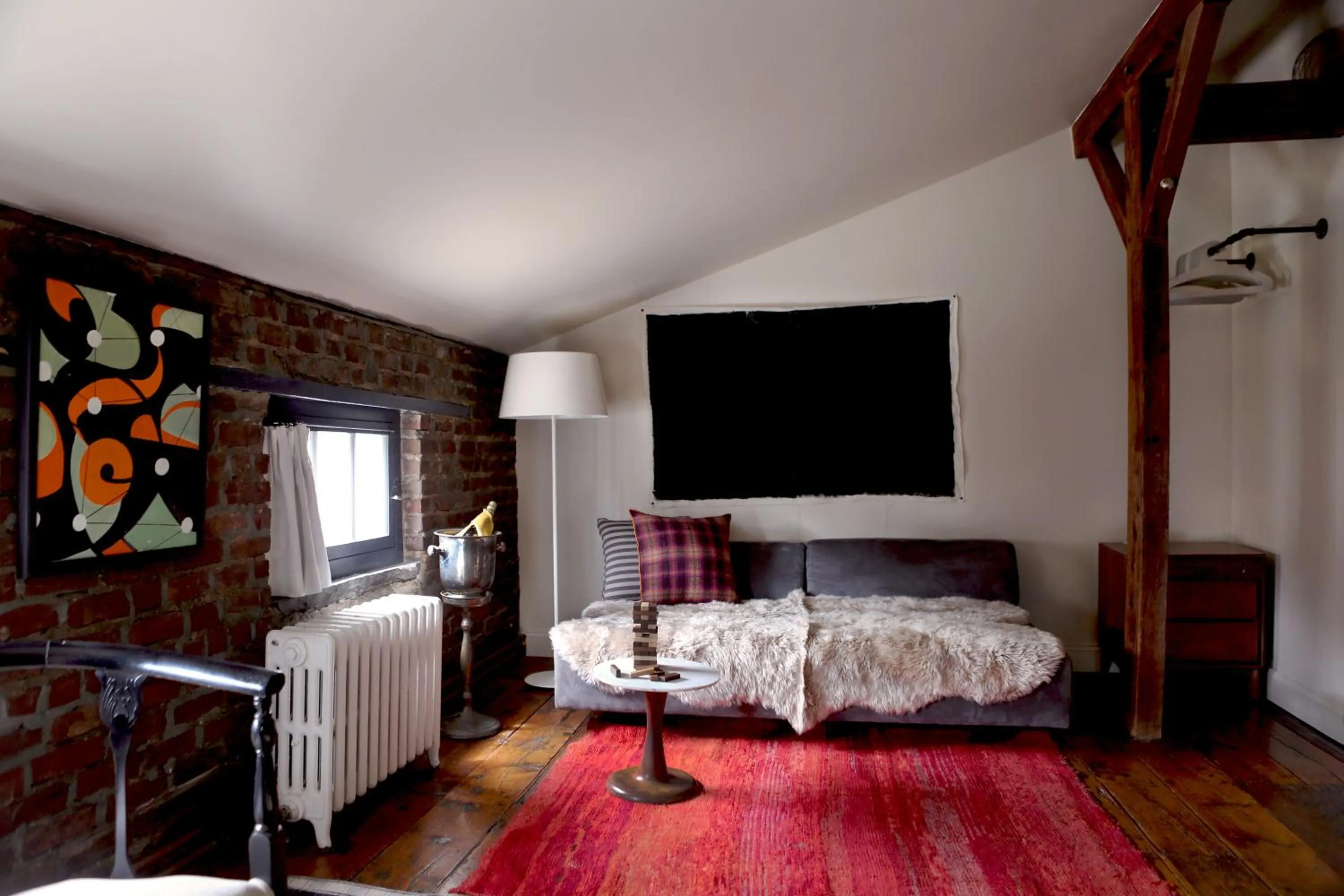 Library, Bed in KIngston Carriage House