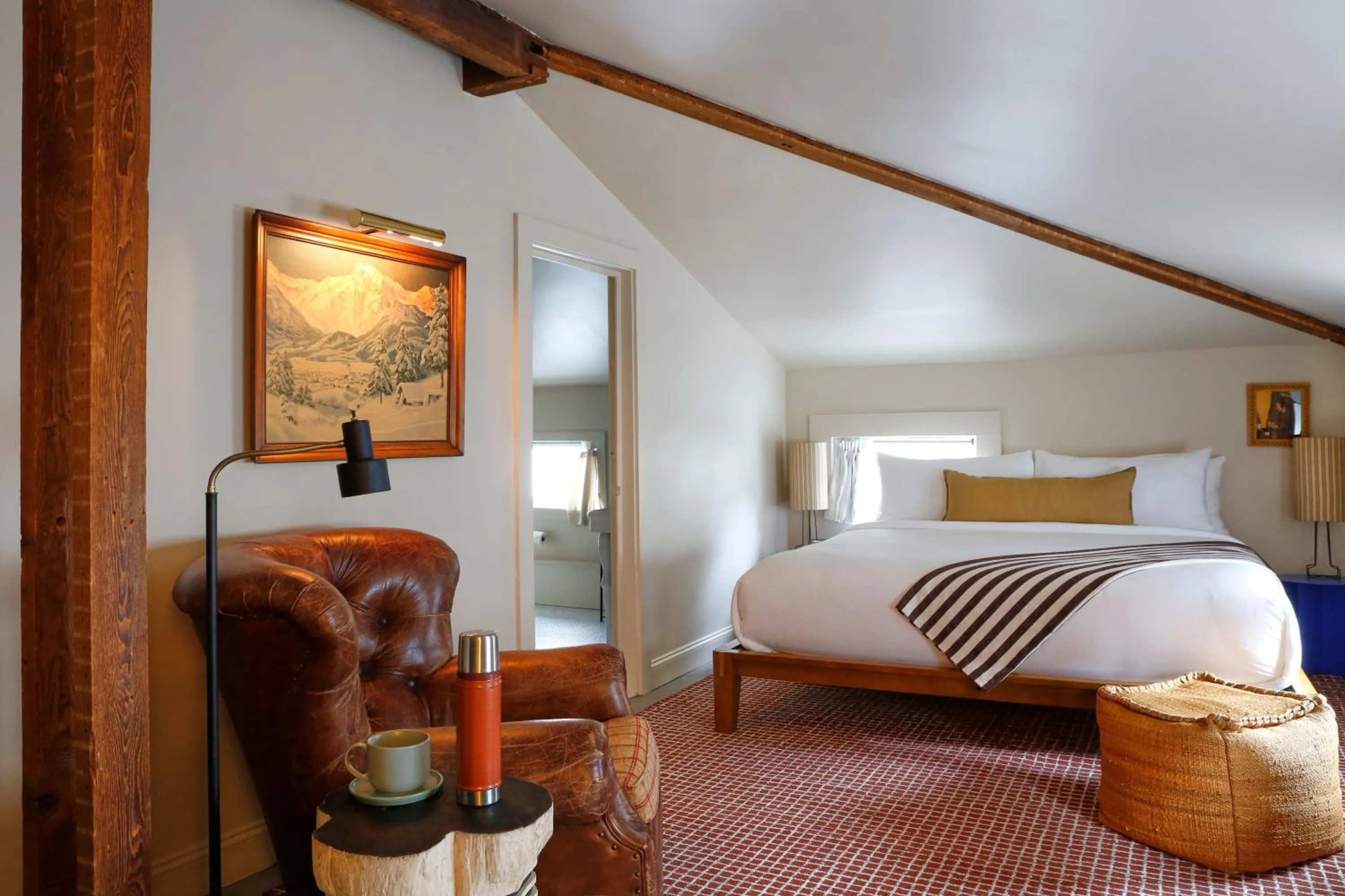 Bedroom, Bed in KIngston Carriage House