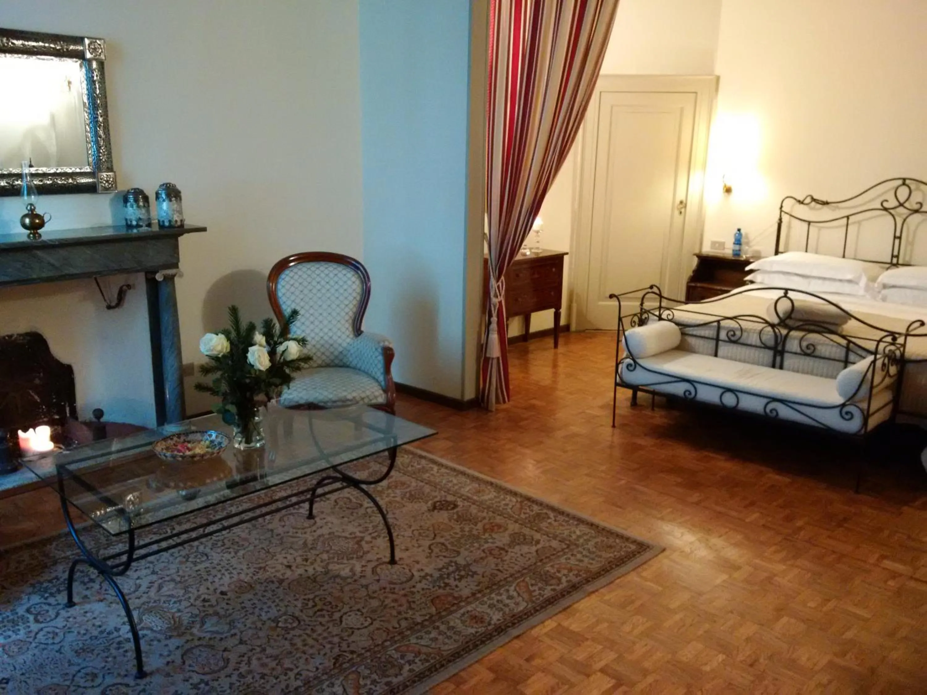 Photo of the whole room, Bed in Antica Dimora