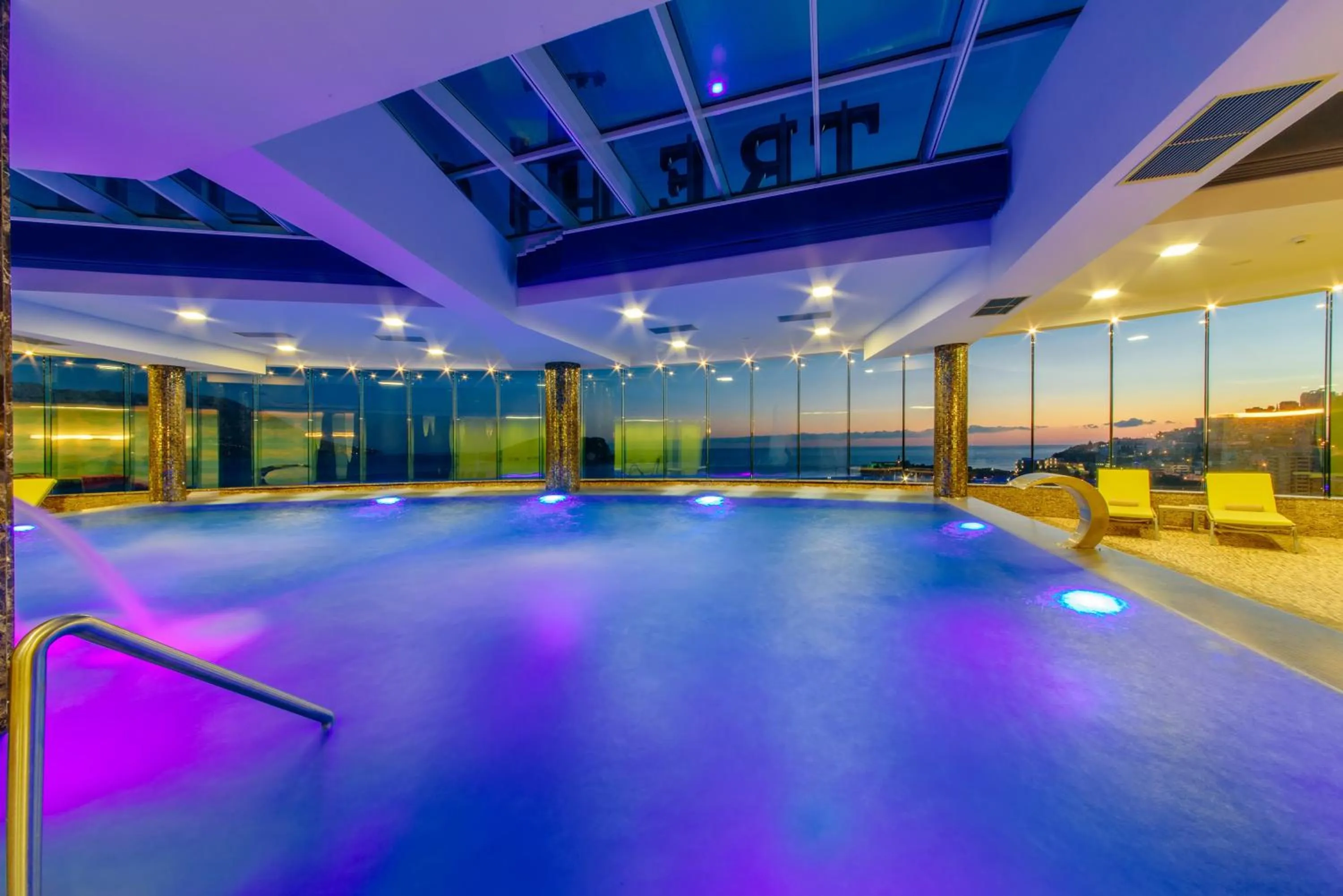 Swimming pool in Hotel Tre Canne