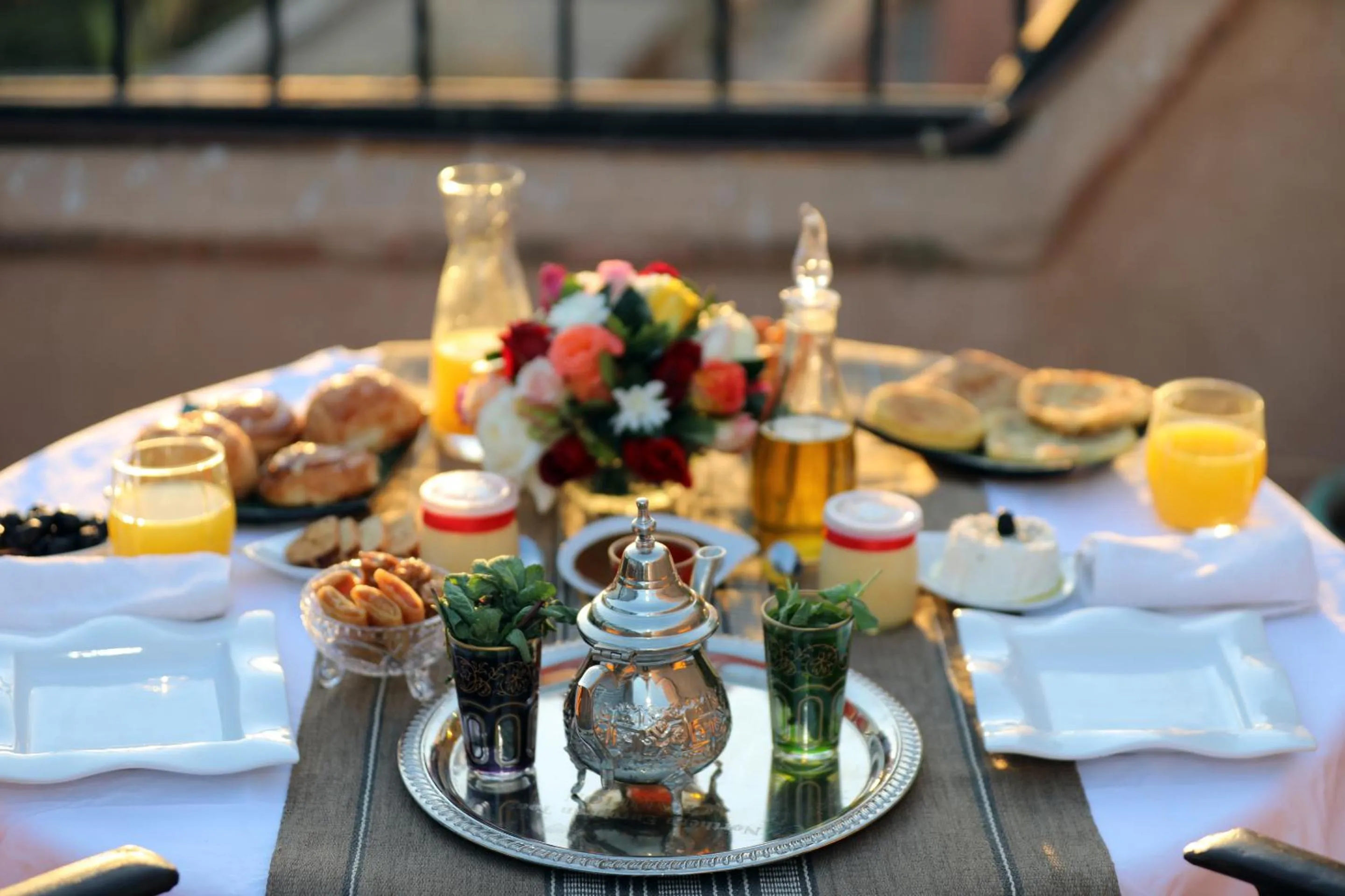 Restaurant/places to eat in The Little Hara