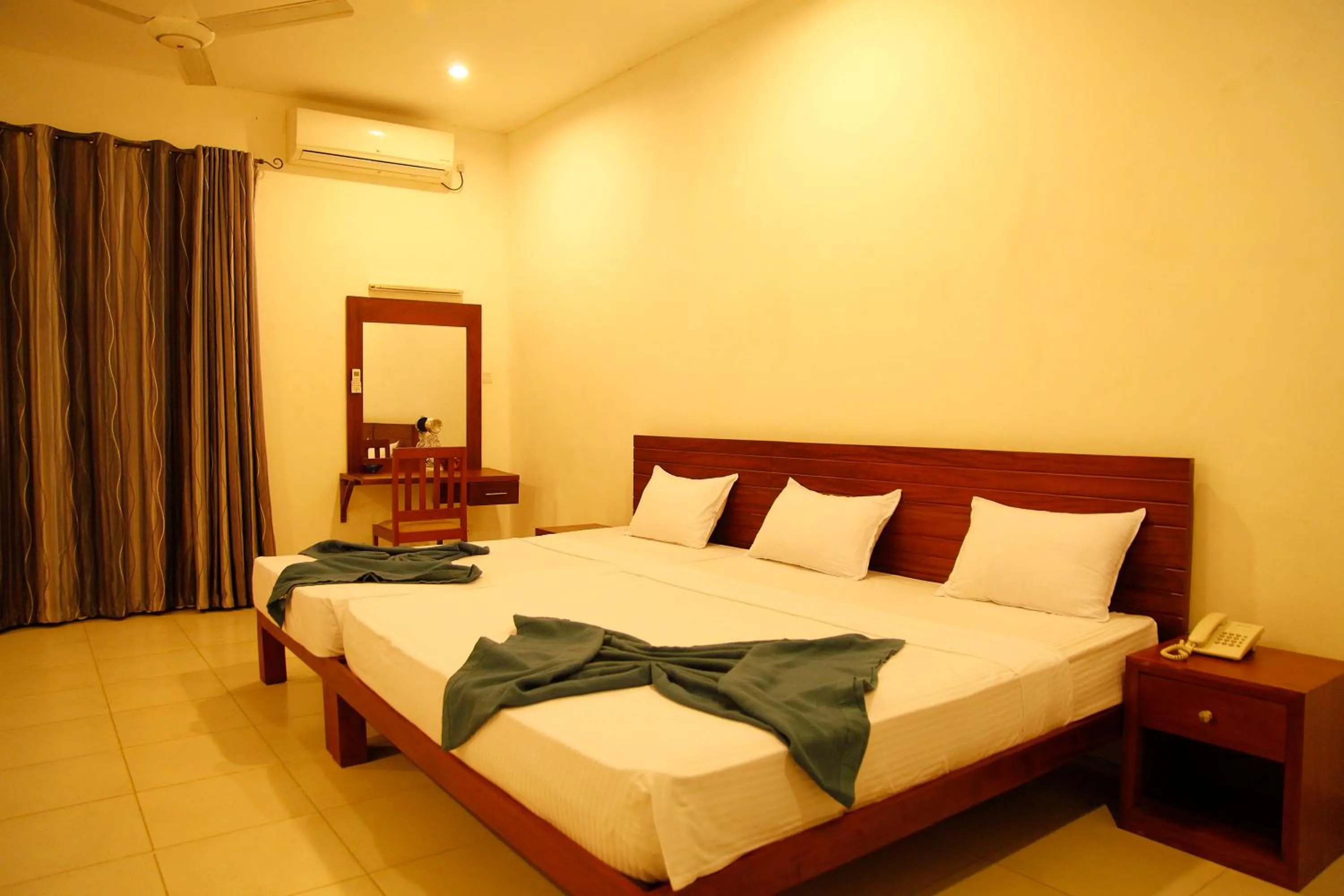 Deluxe Triple Room in Aarya hotel