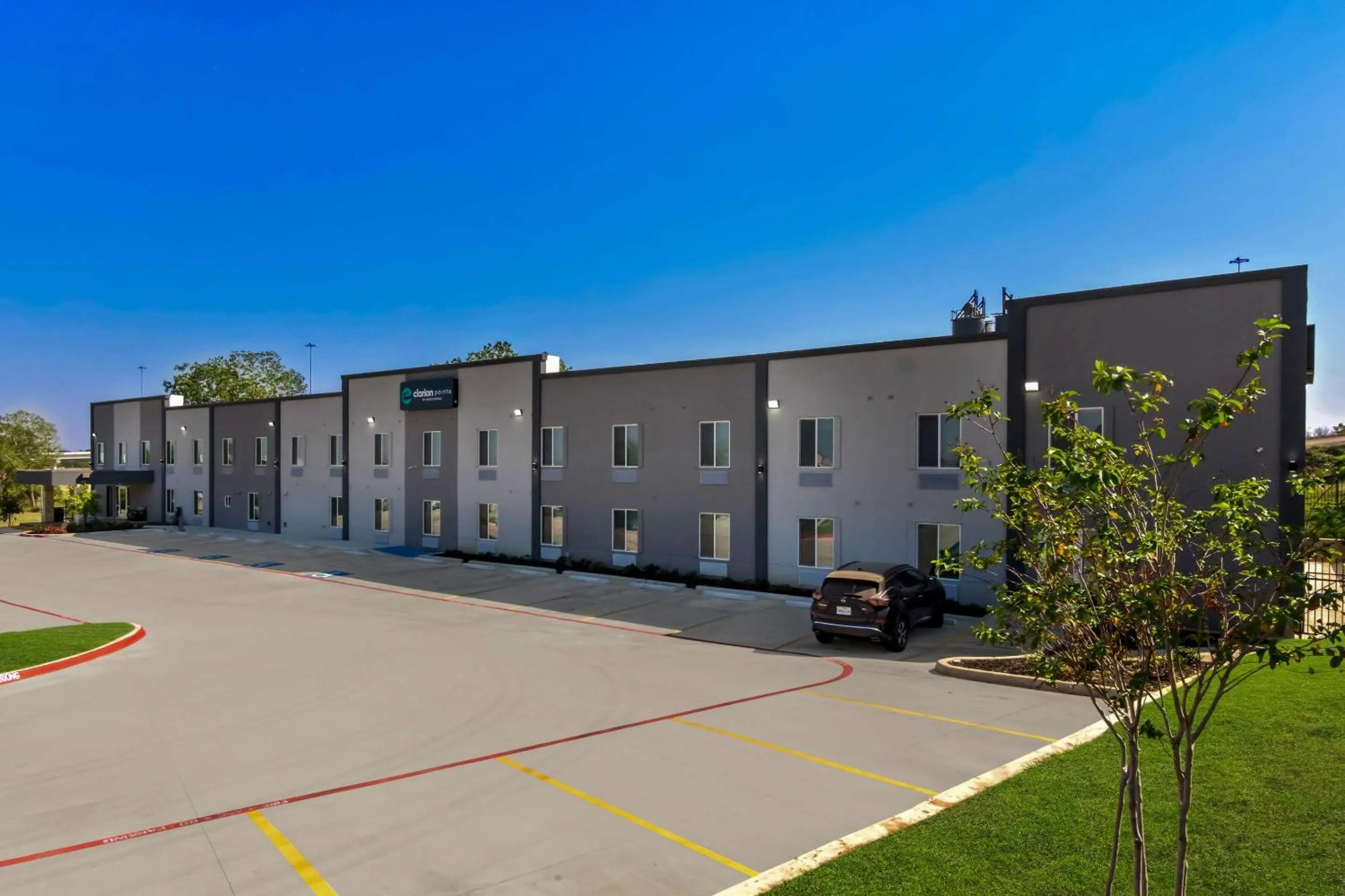 Property building in Clarion Pointe