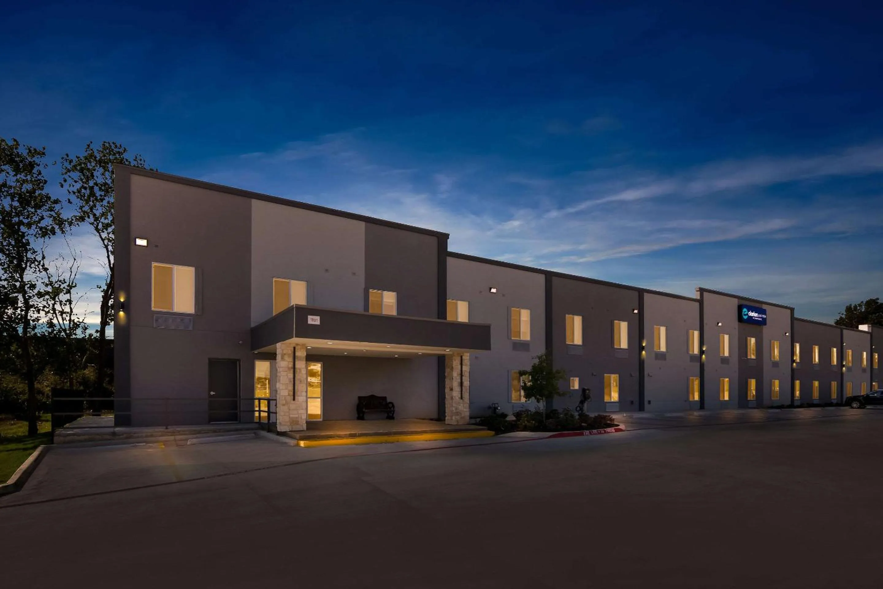 Property building in Clarion Pointe