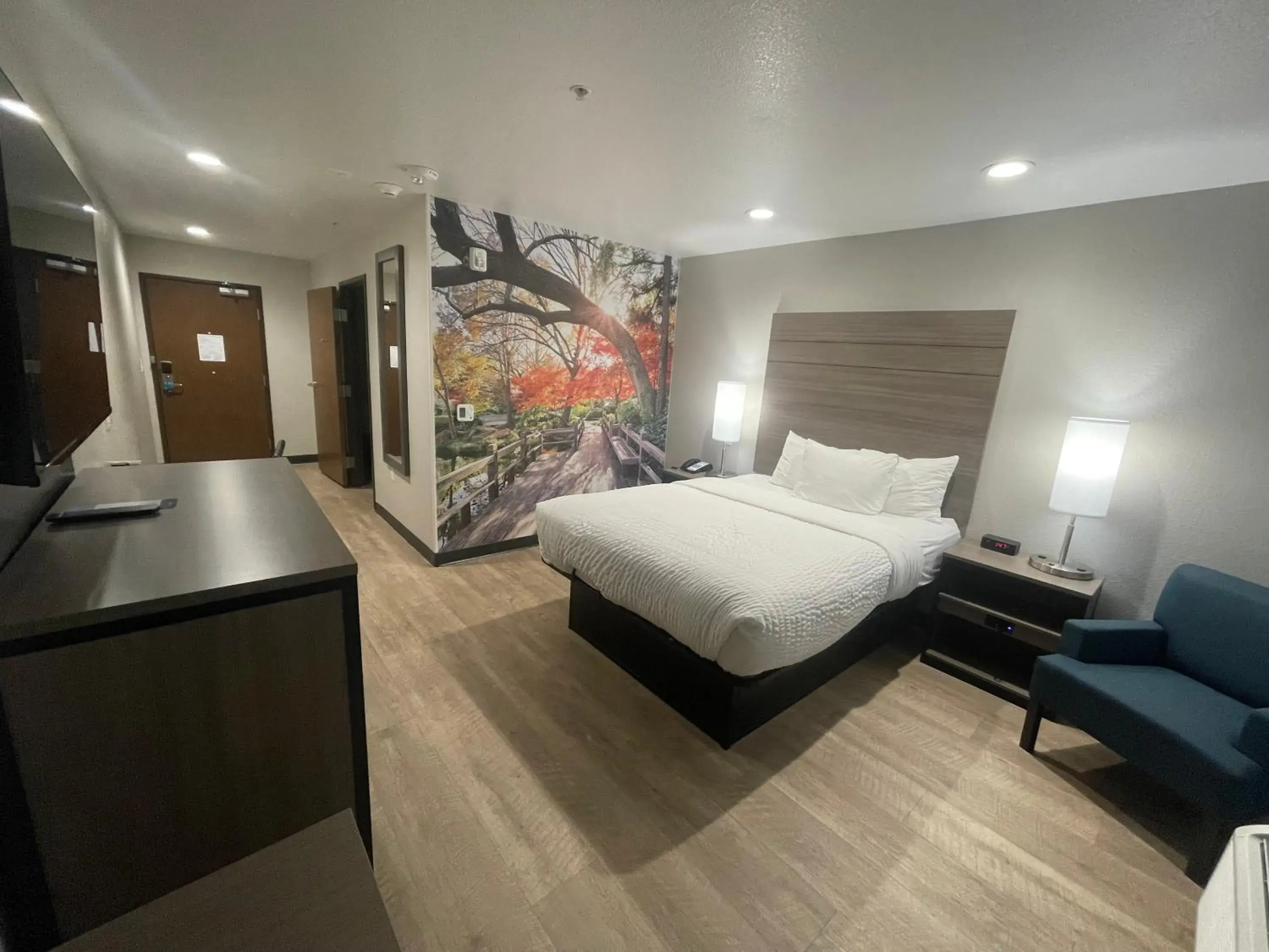 Queen Room with Roll-In Shower - Disability Access/Non Smoking/Interior Hall in Clarion Pointe Queen Room with Roll-In Shower - Disability Access/Non Smoking/Interior Hall in Clarion Pointe