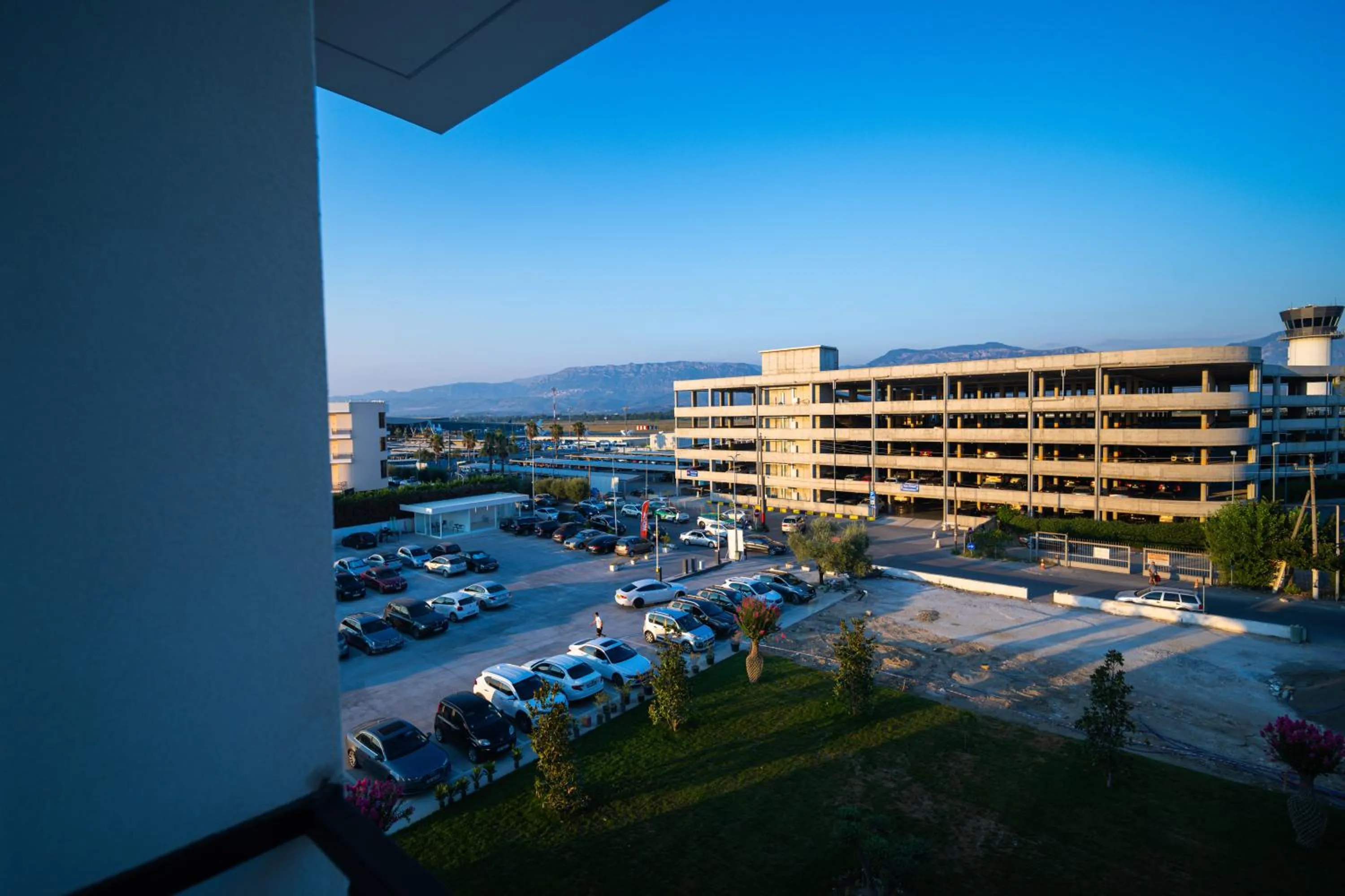 Parking in Holiday Hotel