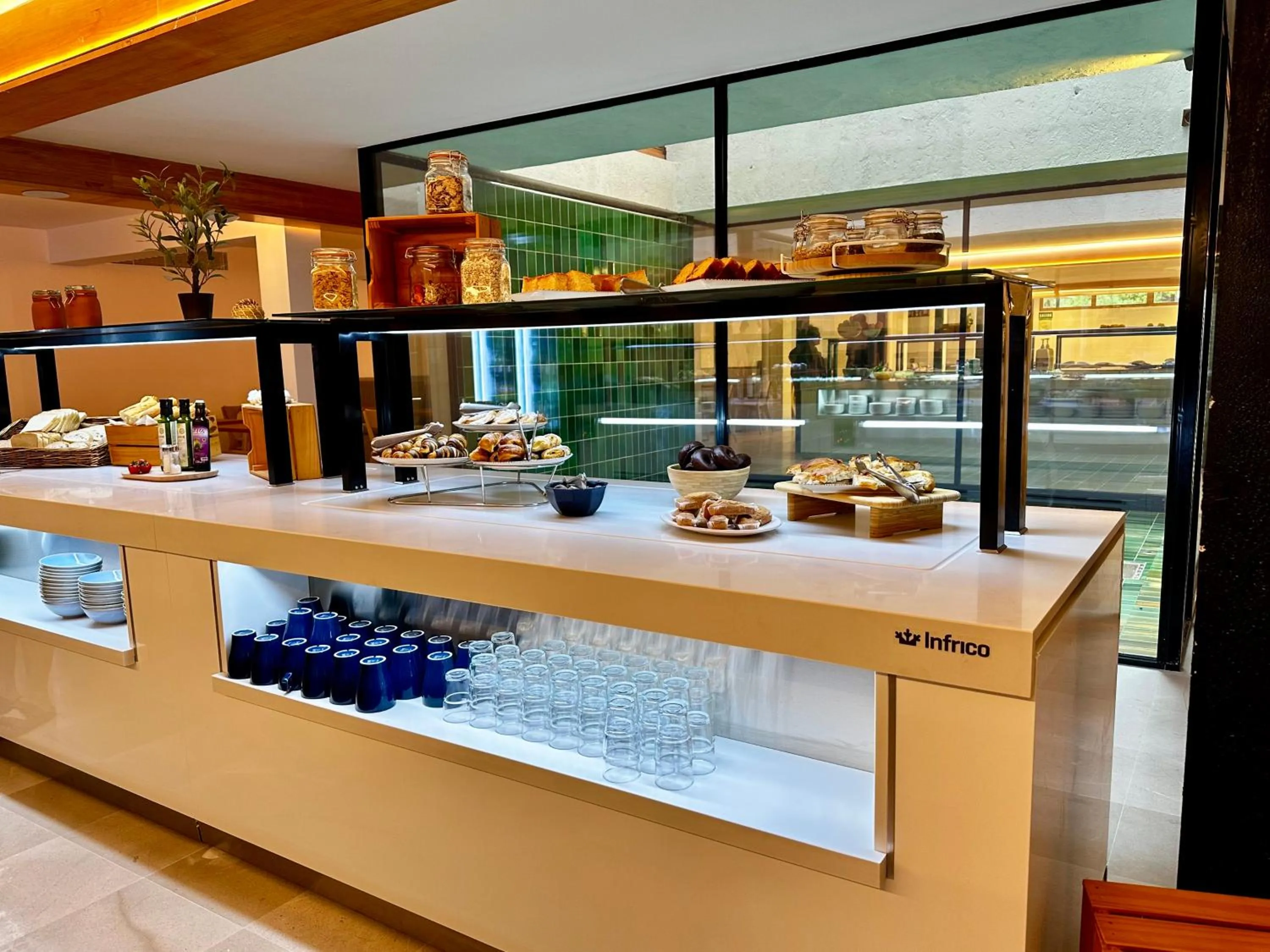 Kitchen or kitchenette in Hotel SunClub CalaVinya - Adults Recommended