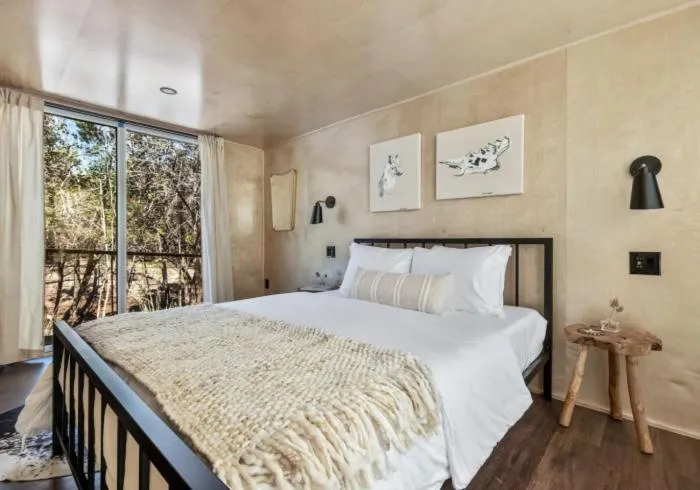 Bed in Onera Fredericksburg