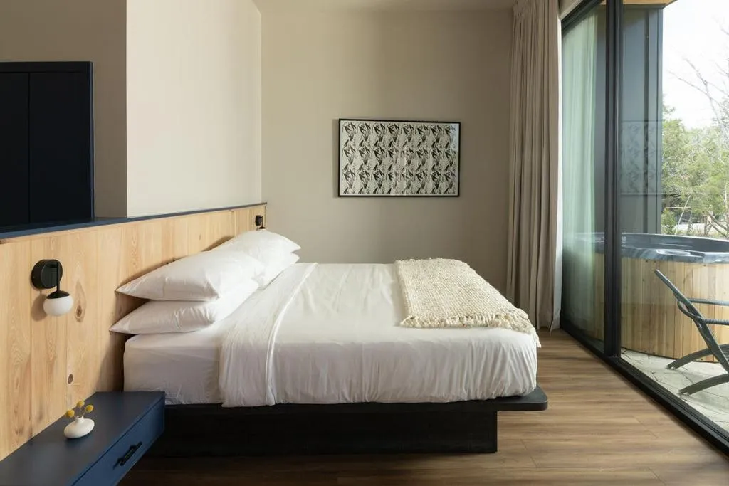 Bed in Onera Fredericksburg