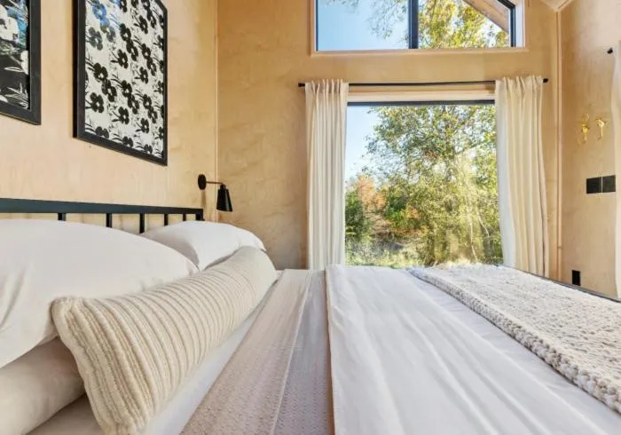 Bed in Onera Fredericksburg