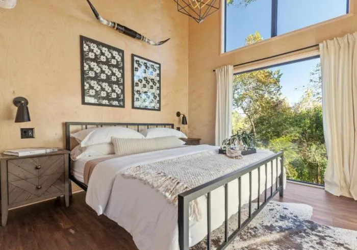 Bed in Onera Fredericksburg