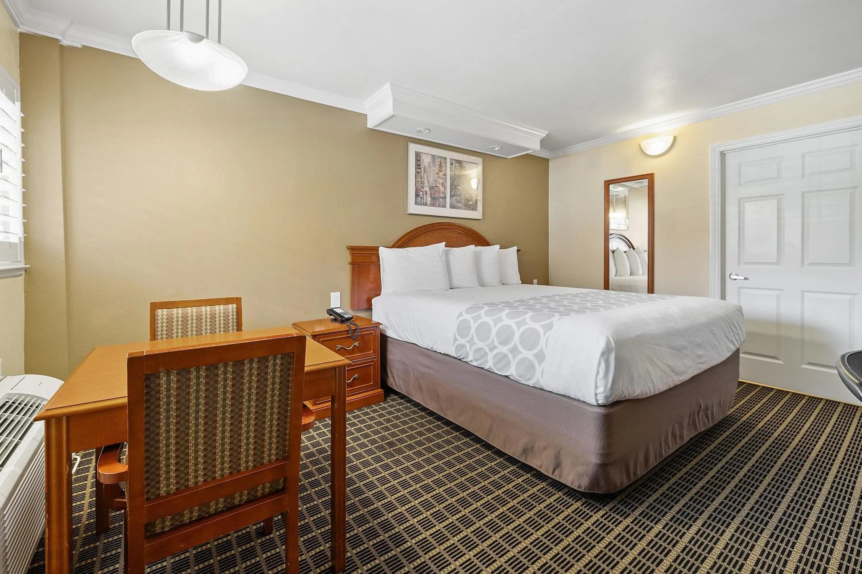 Bed in Alexis Park San Francisco