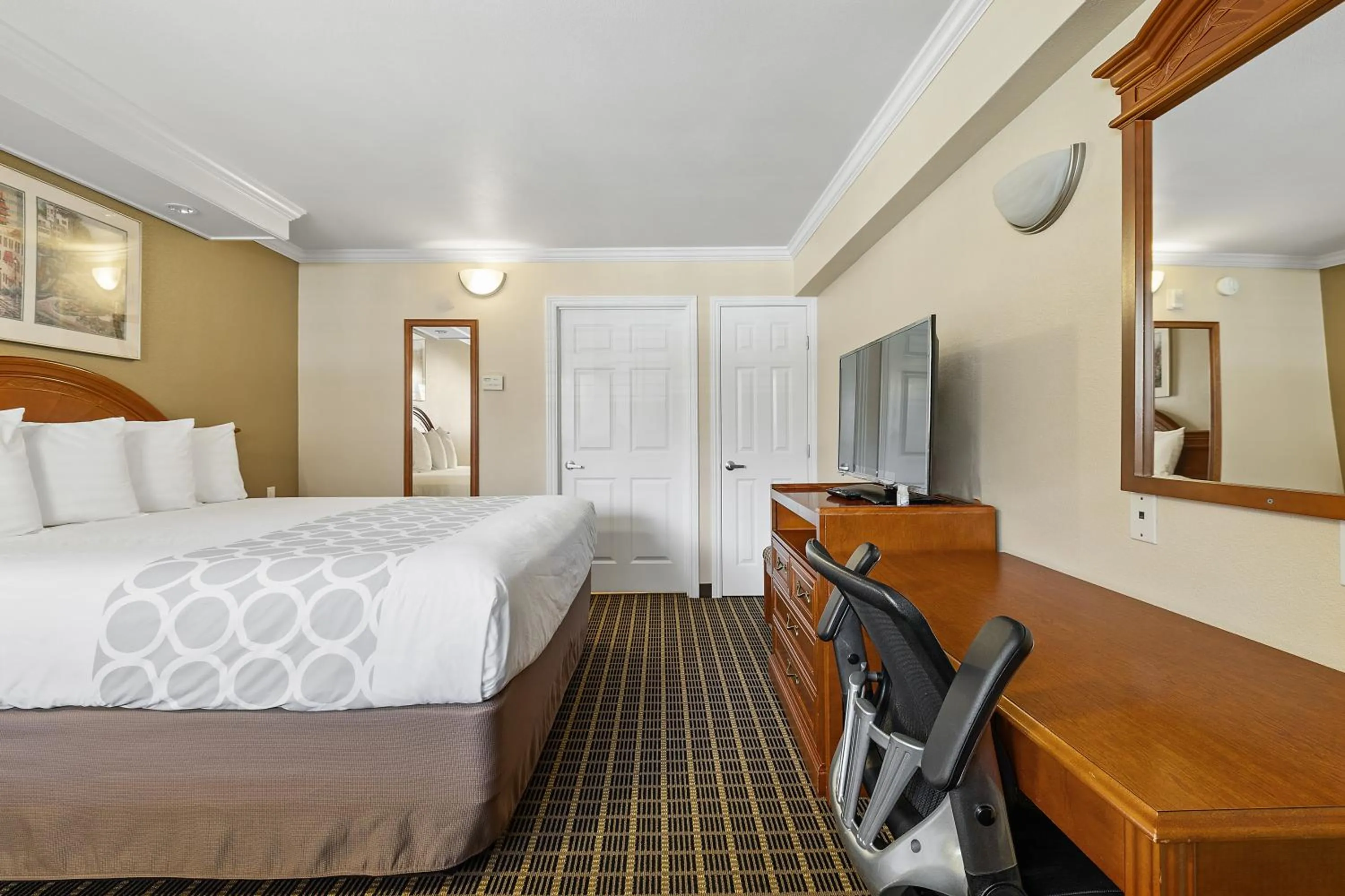 Bed in Alexis Park San Francisco