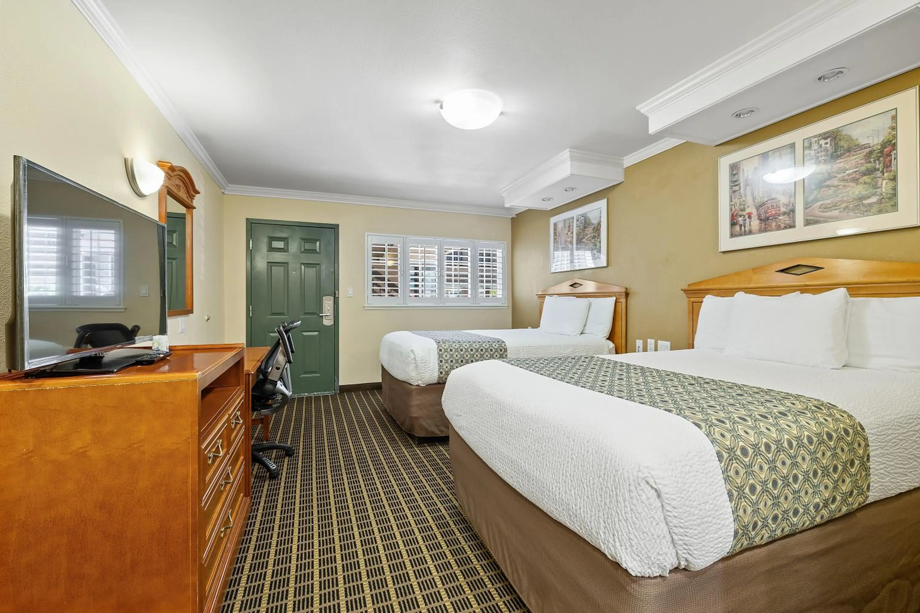 Bed in Alexis Park San Francisco