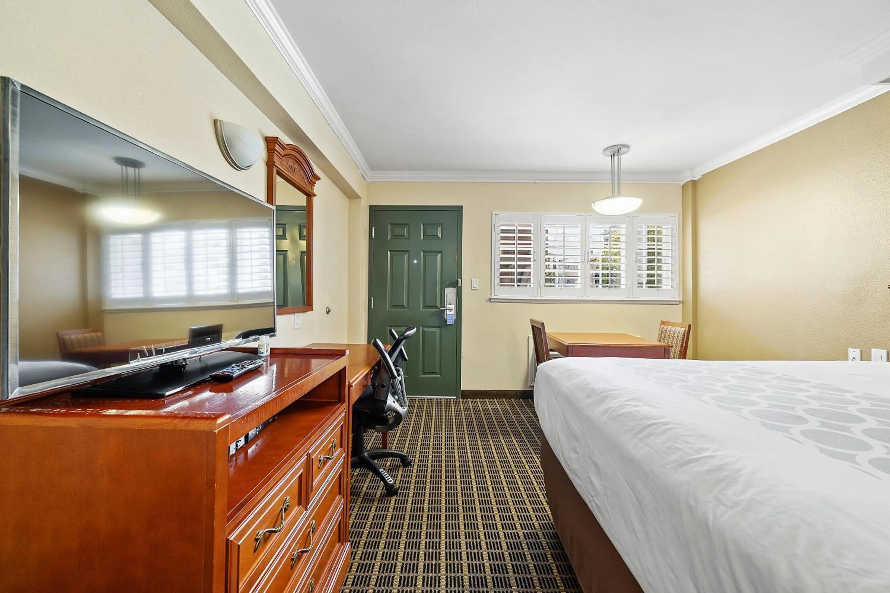 Bed in Alexis Park San Francisco