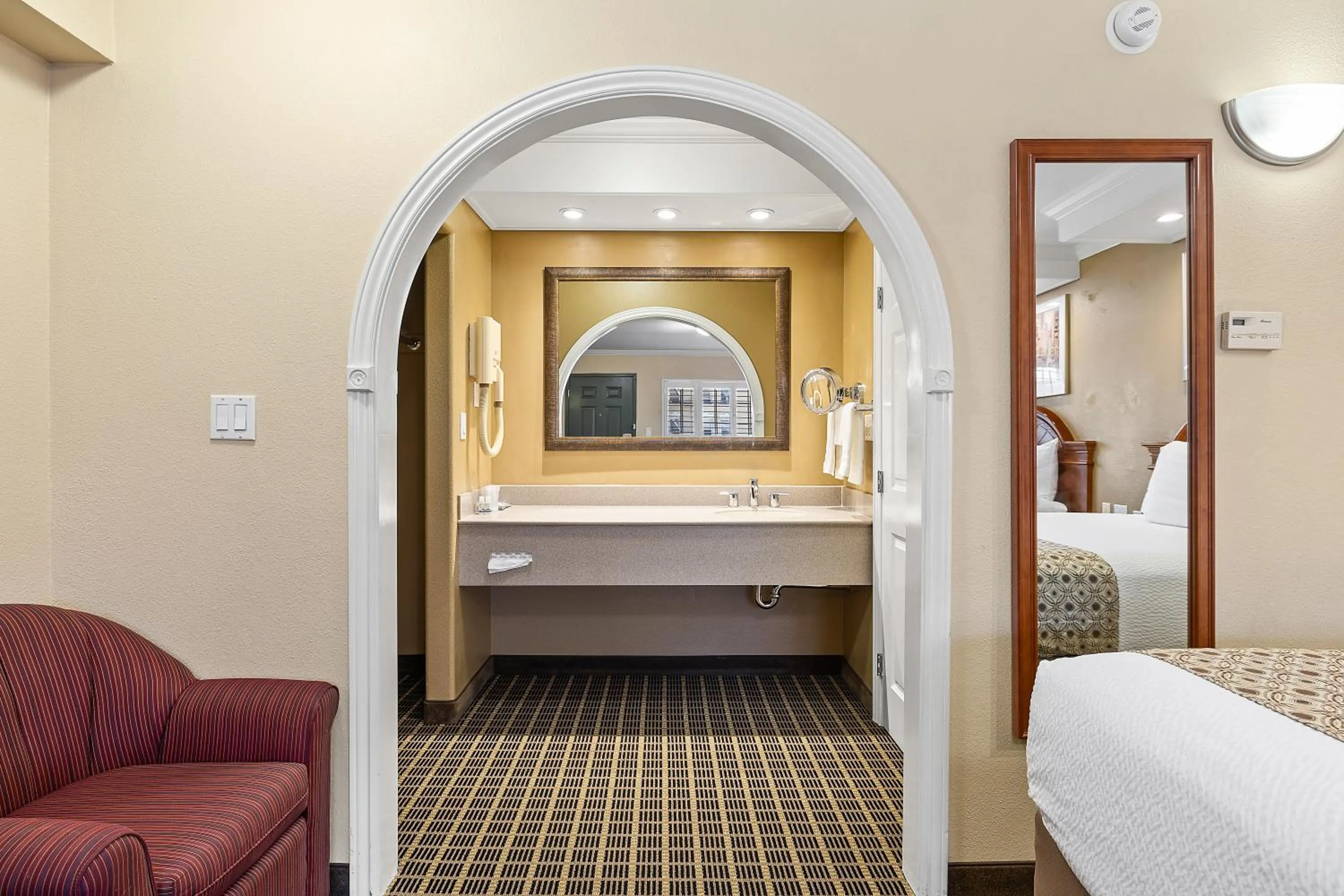 Bed in Alexis Park San Francisco