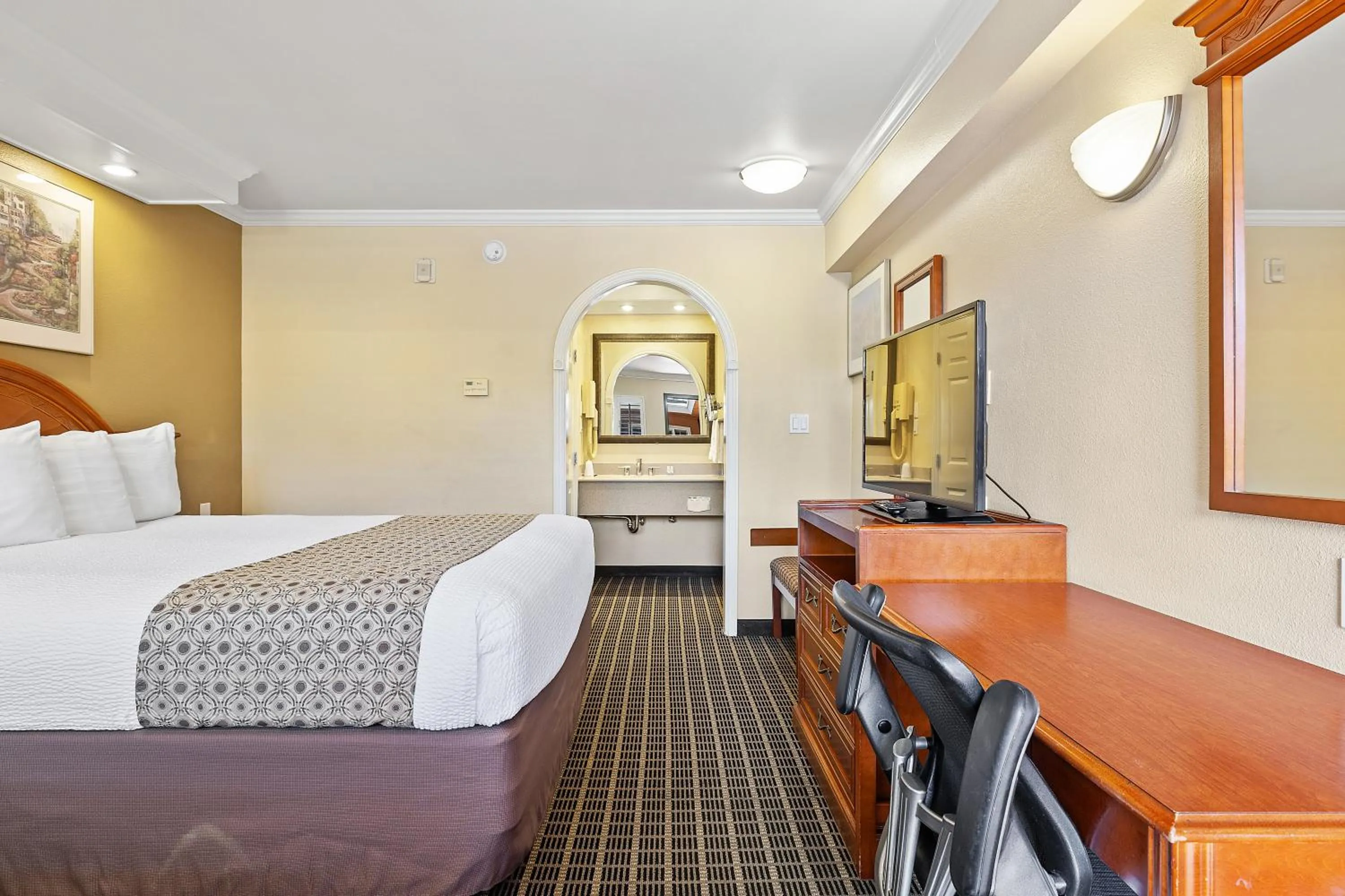 Bed in Alexis Park San Francisco