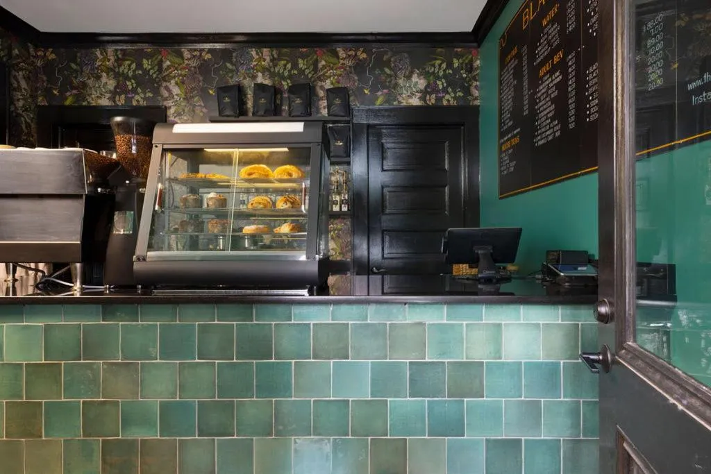 Coffee/tea facilities in Blackbird Hotel