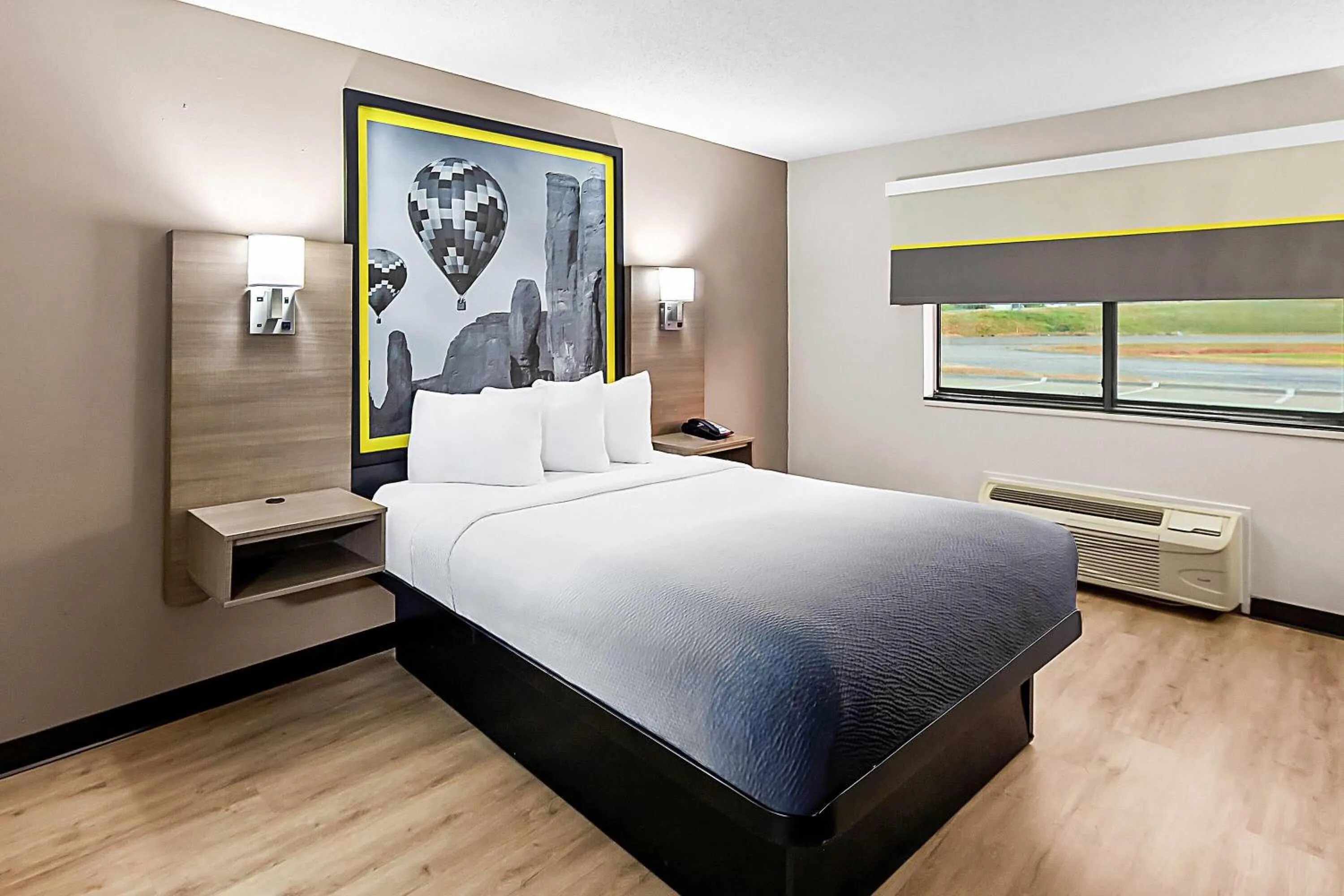 Bed in Super 8 by Wyndham Marston