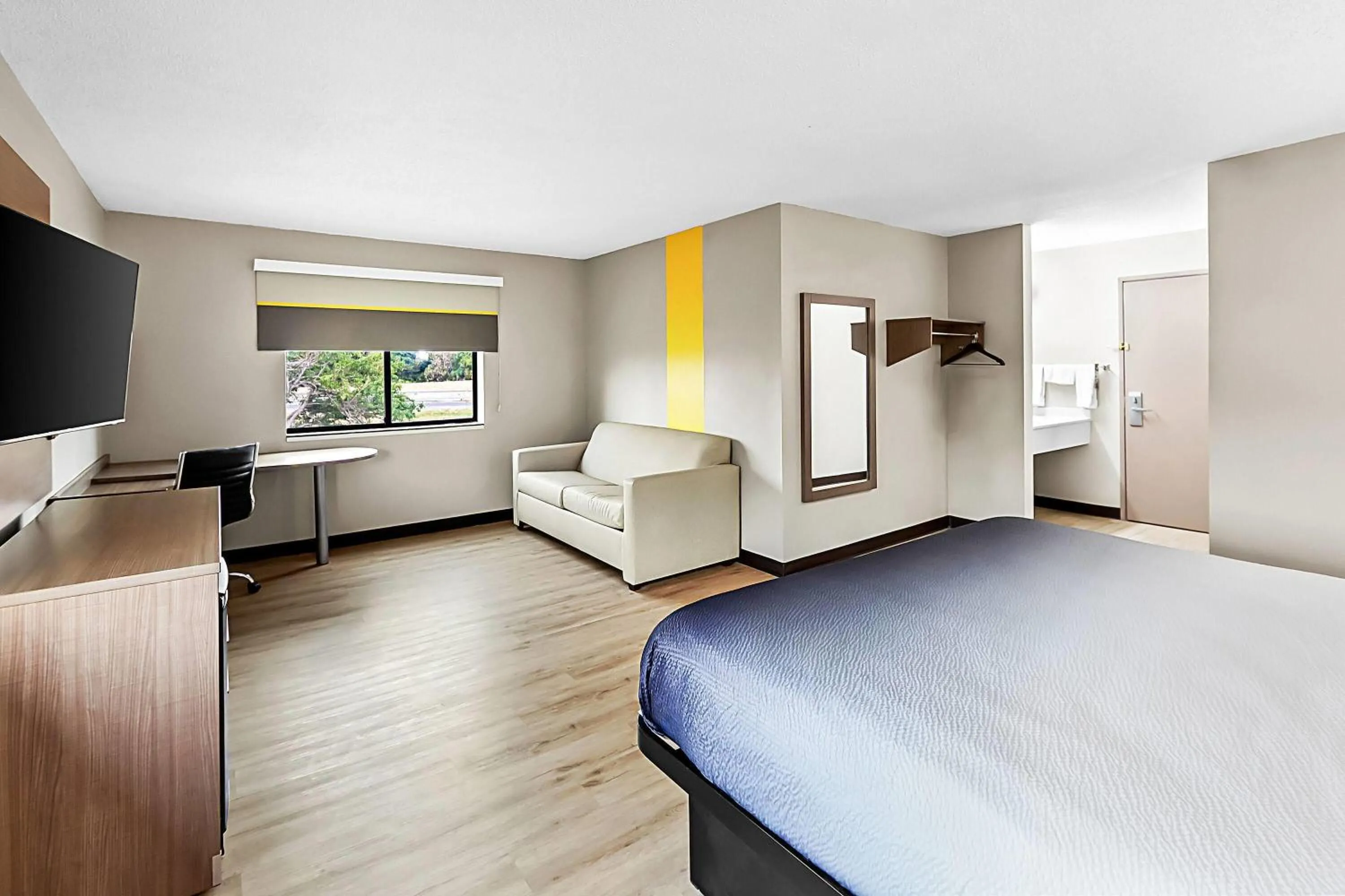 Bed in Super 8 by Wyndham Marston