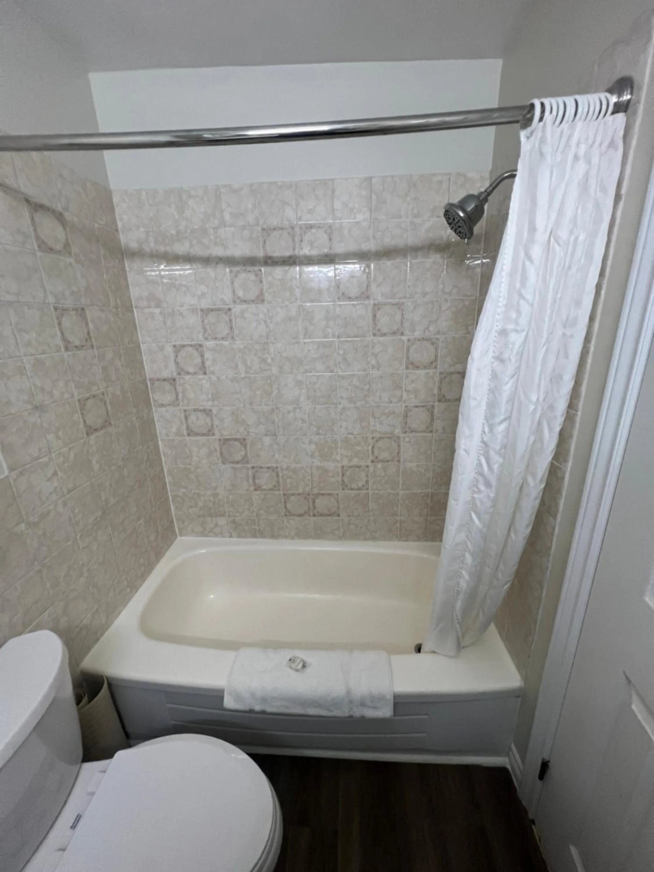 Bathroom in The Cavendish Motel