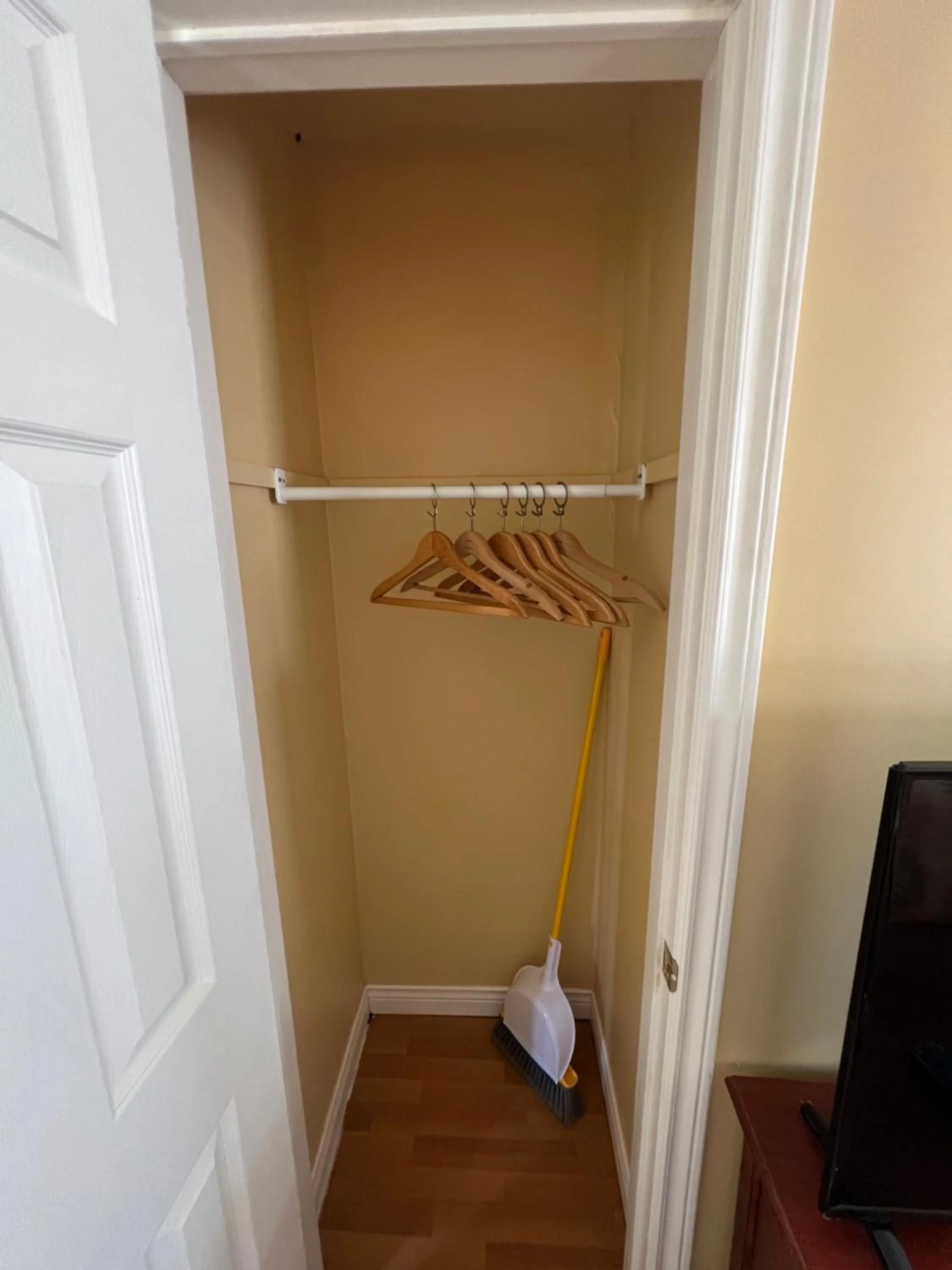 flat iron in The Cavendish Motel