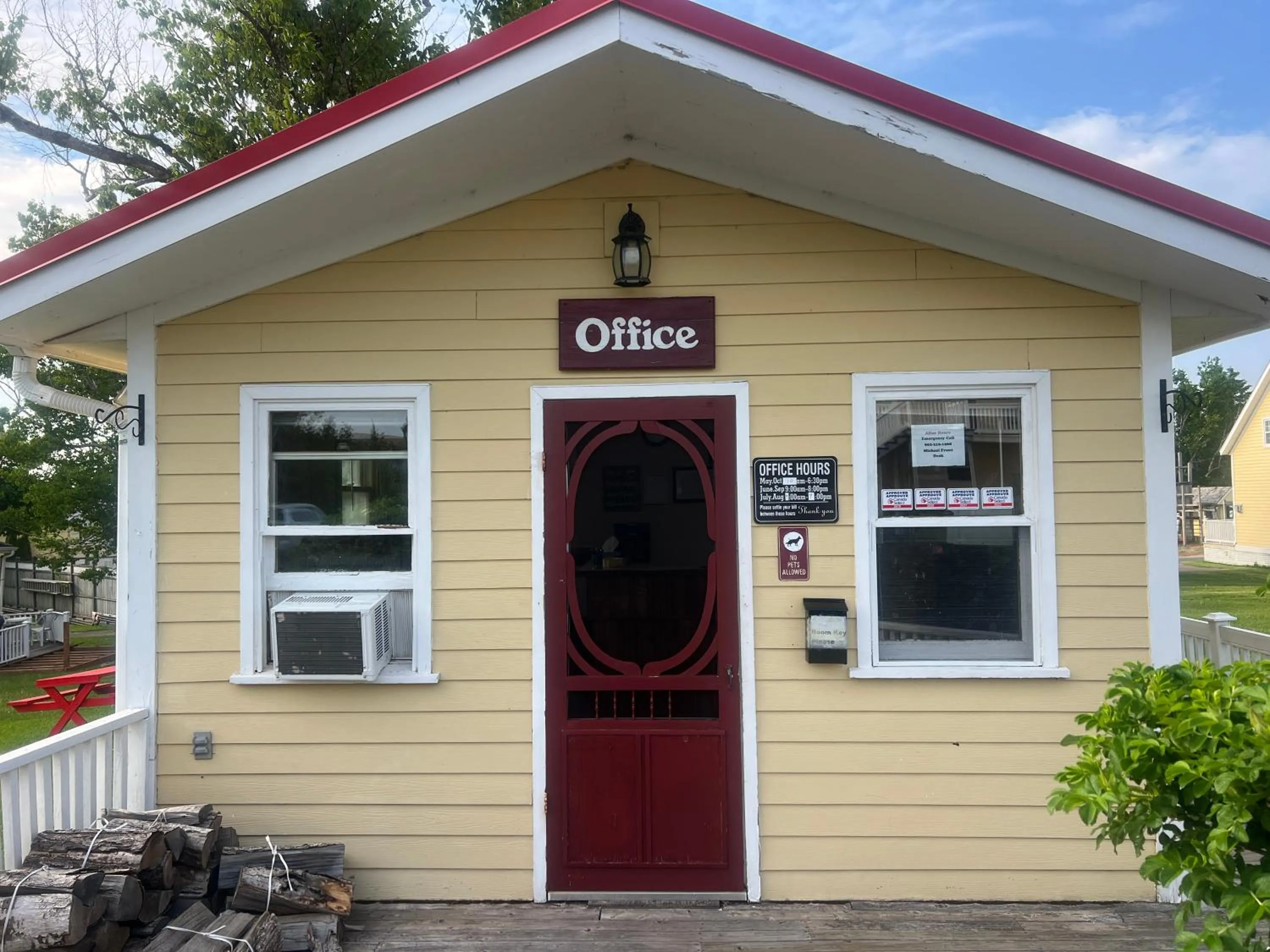 Lobby or reception in The Cavendish Motel