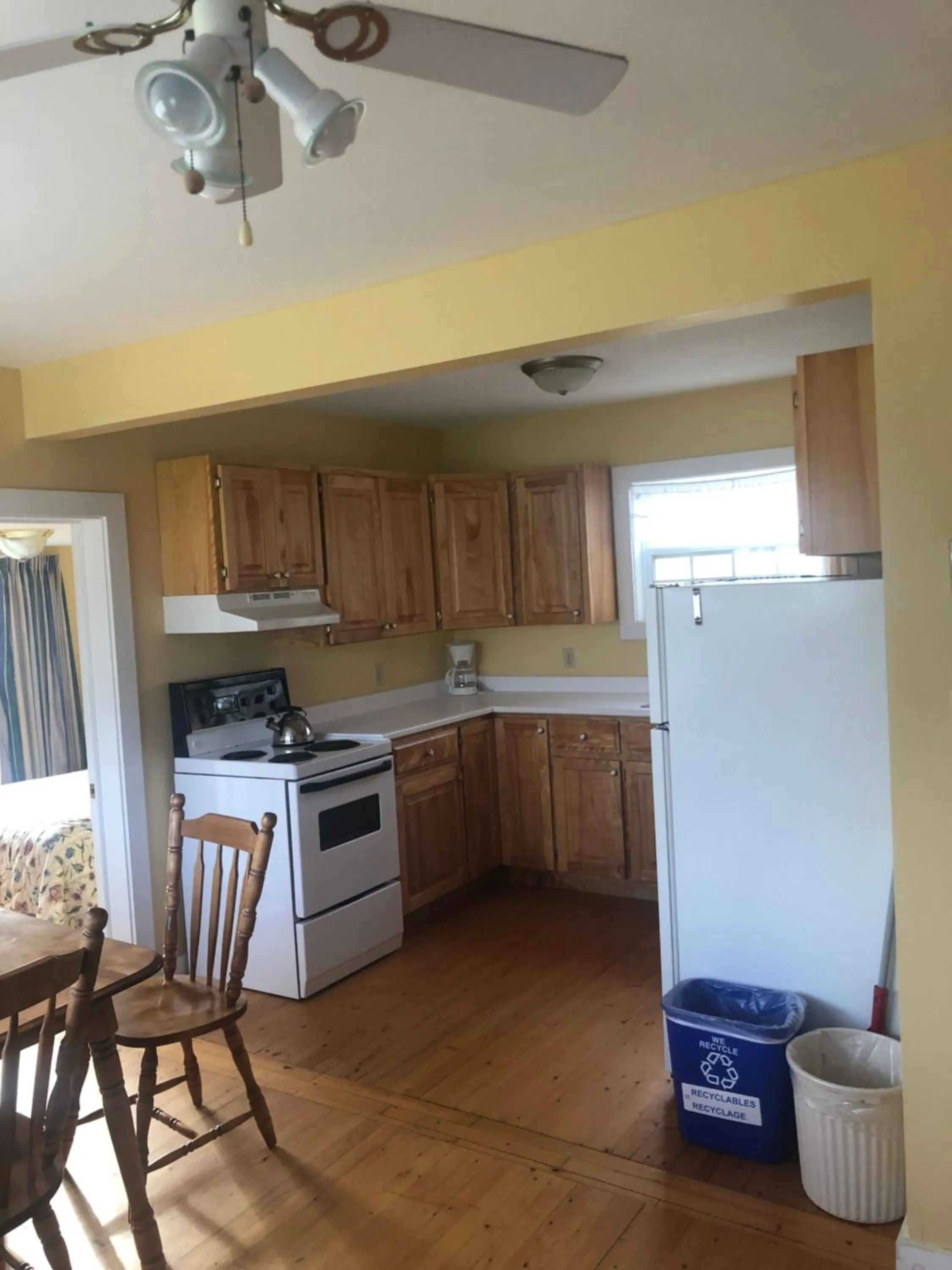 Kitchen or kitchenette in The Cavendish Motel