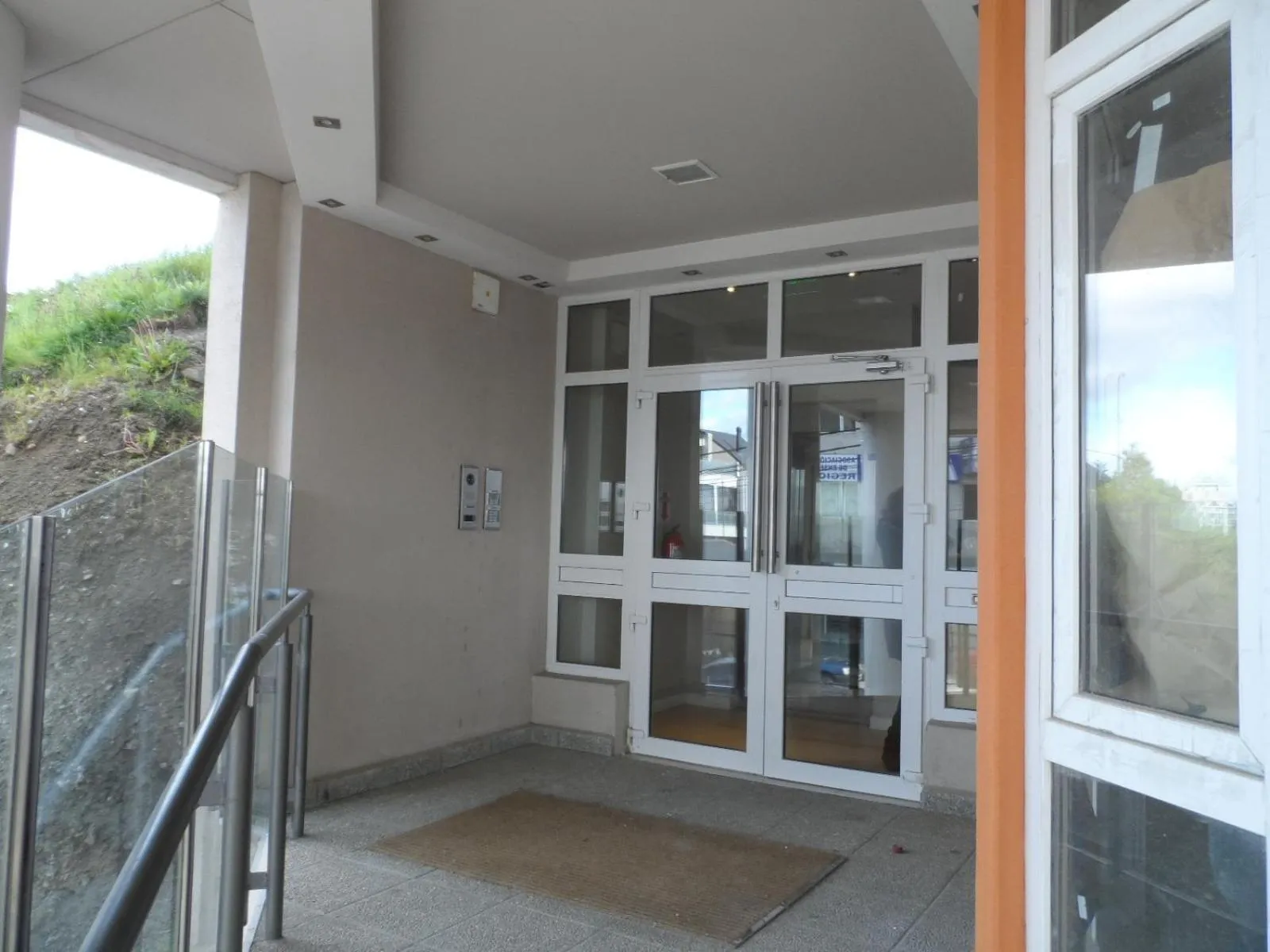 Facade/entrance in La Vela