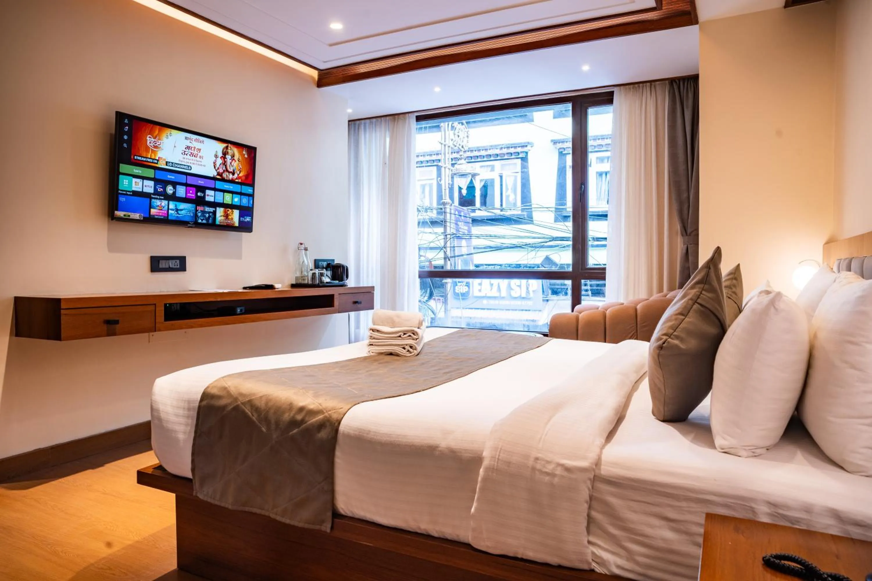 Bedroom, Bed in Evara Hills, Gangtok