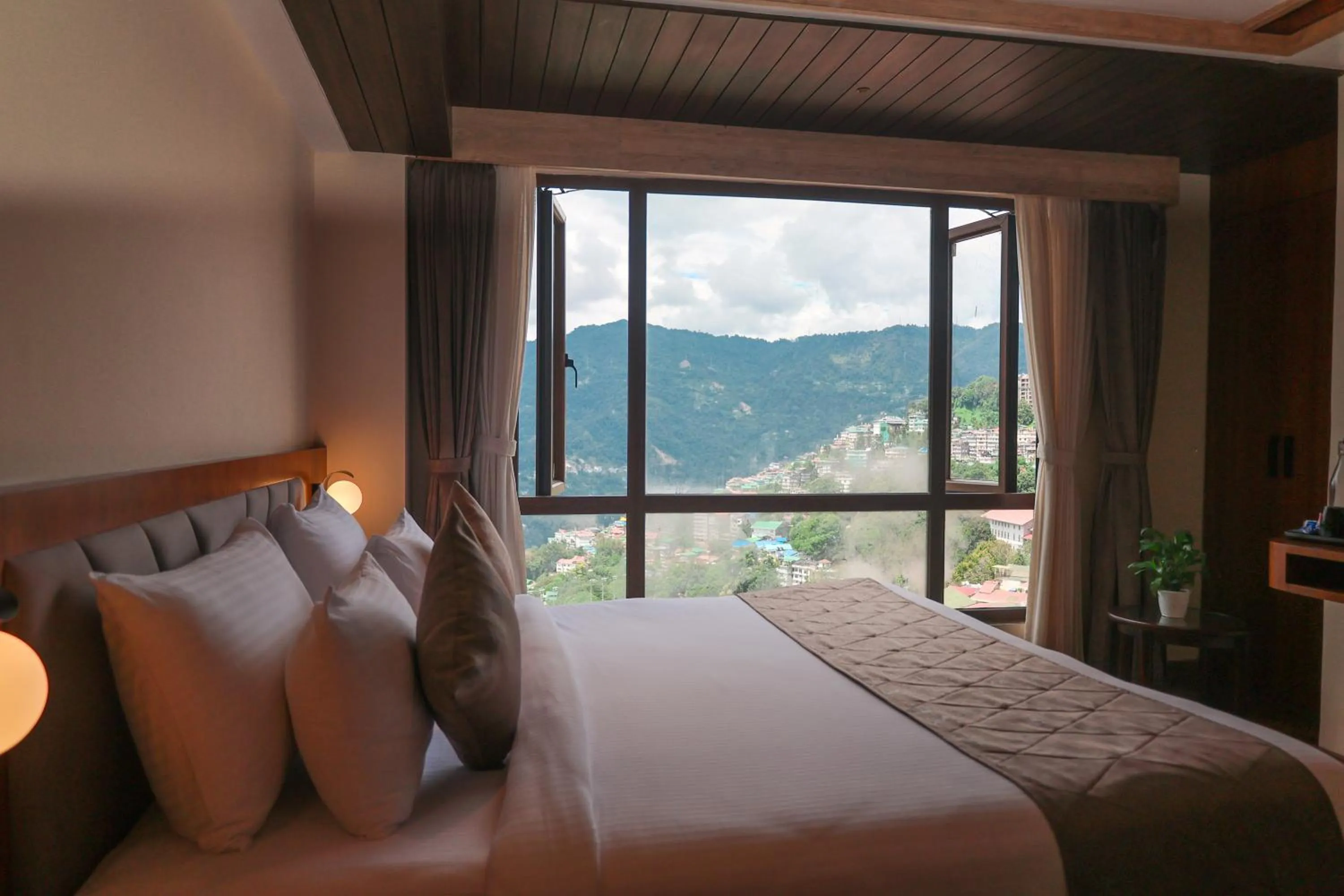 Bedroom, Bed in Evara Hills, Gangtok