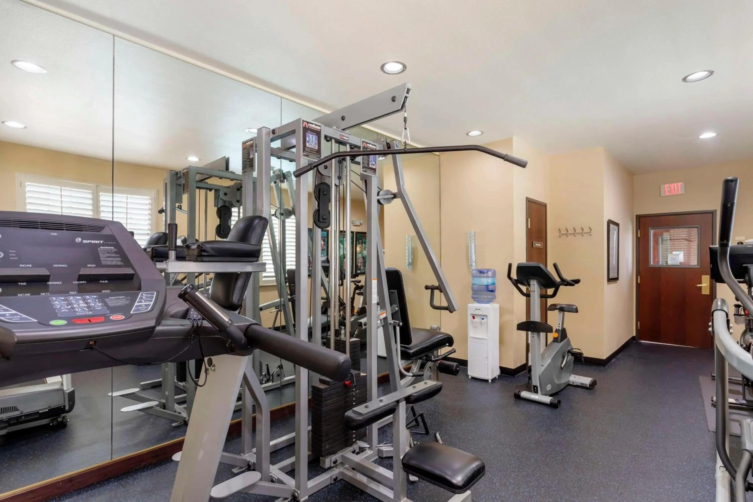 Fitness centre/facilities in Best Western Plus Crown Colony Inn & Suites