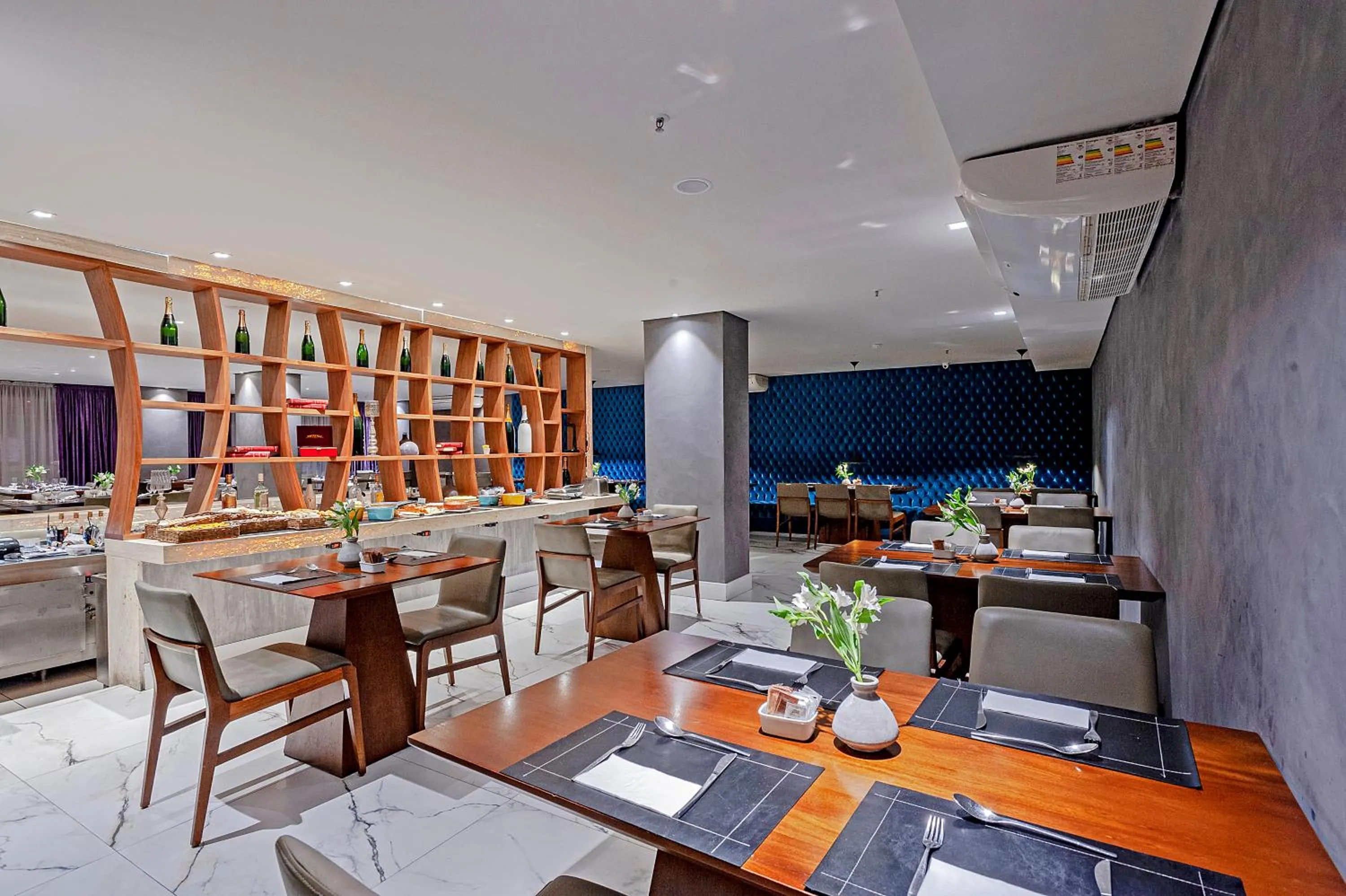 Restaurant/places to eat in Brut by Slaviero Hotéis