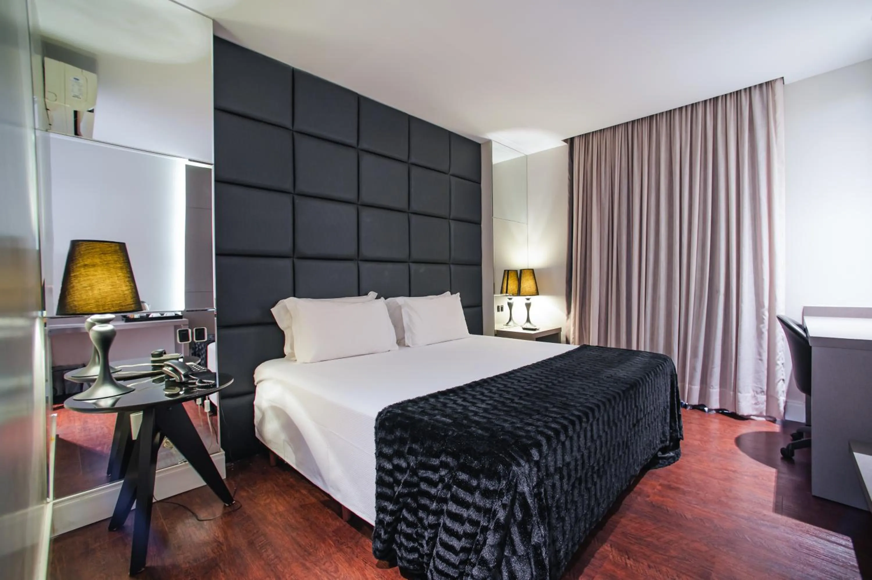 Bed in Brut by Slaviero Hotéis