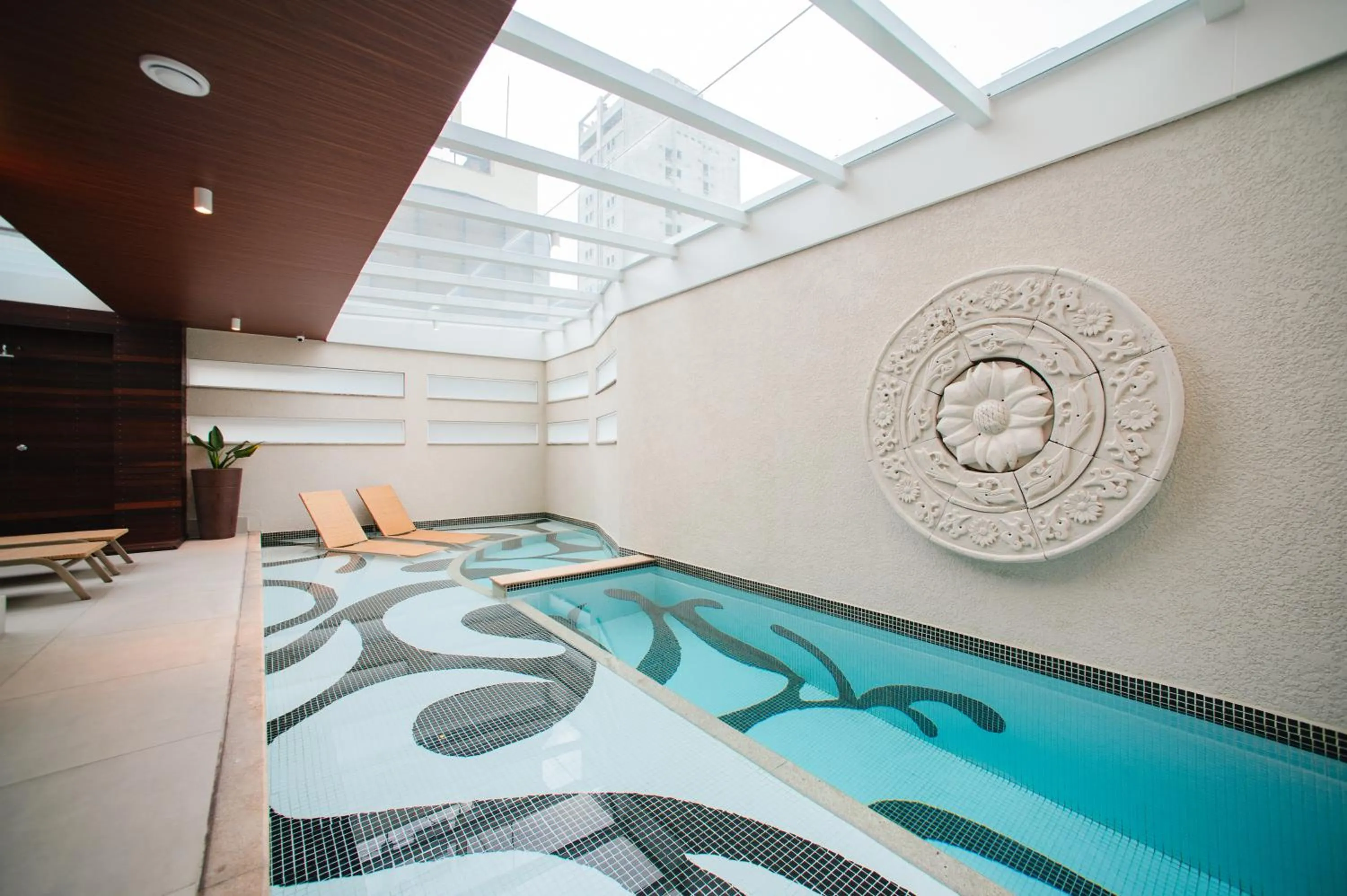 Swimming pool in Brut by Slaviero Hotéis