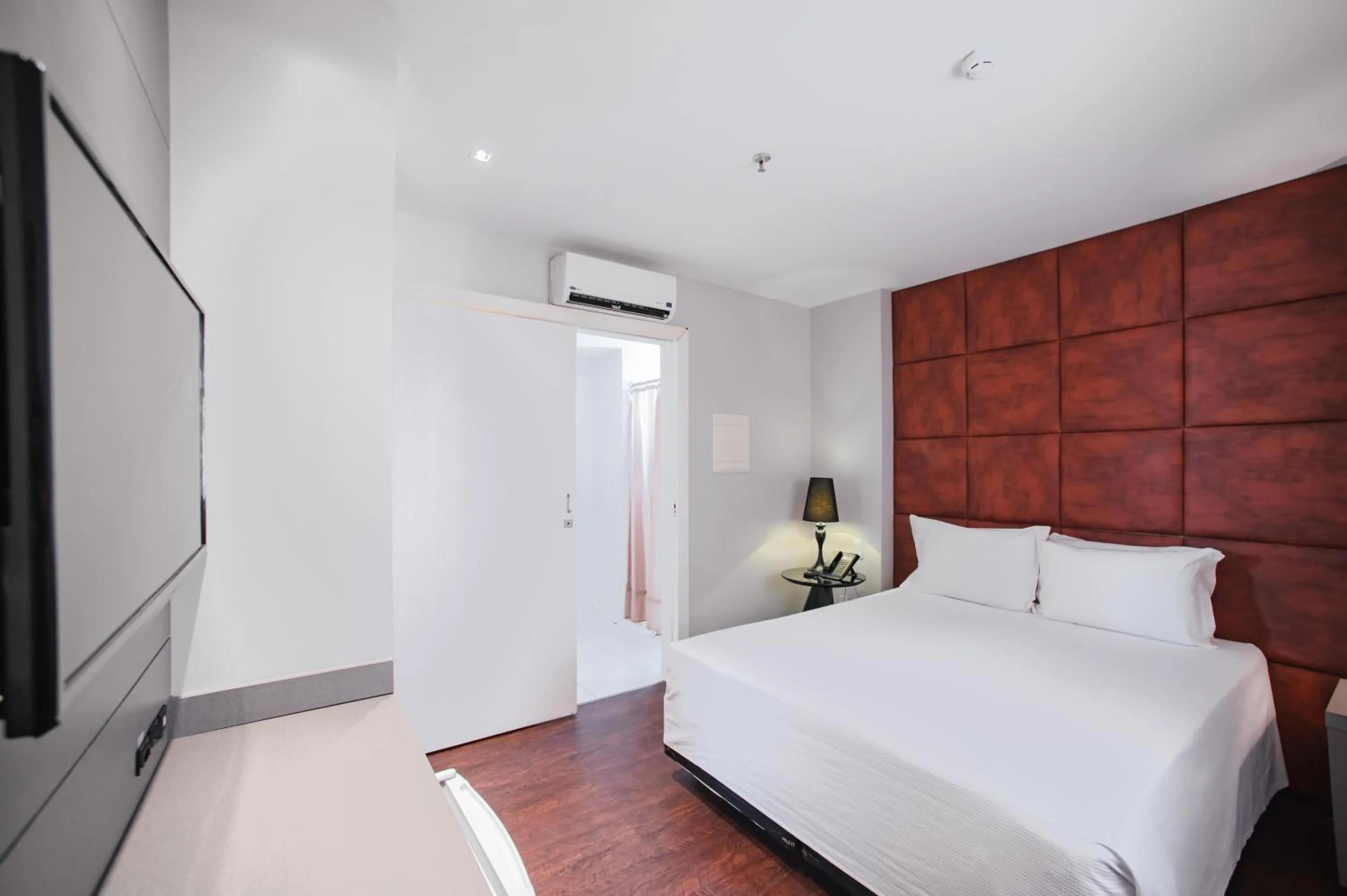 Bed in Brut by Slaviero Hotéis