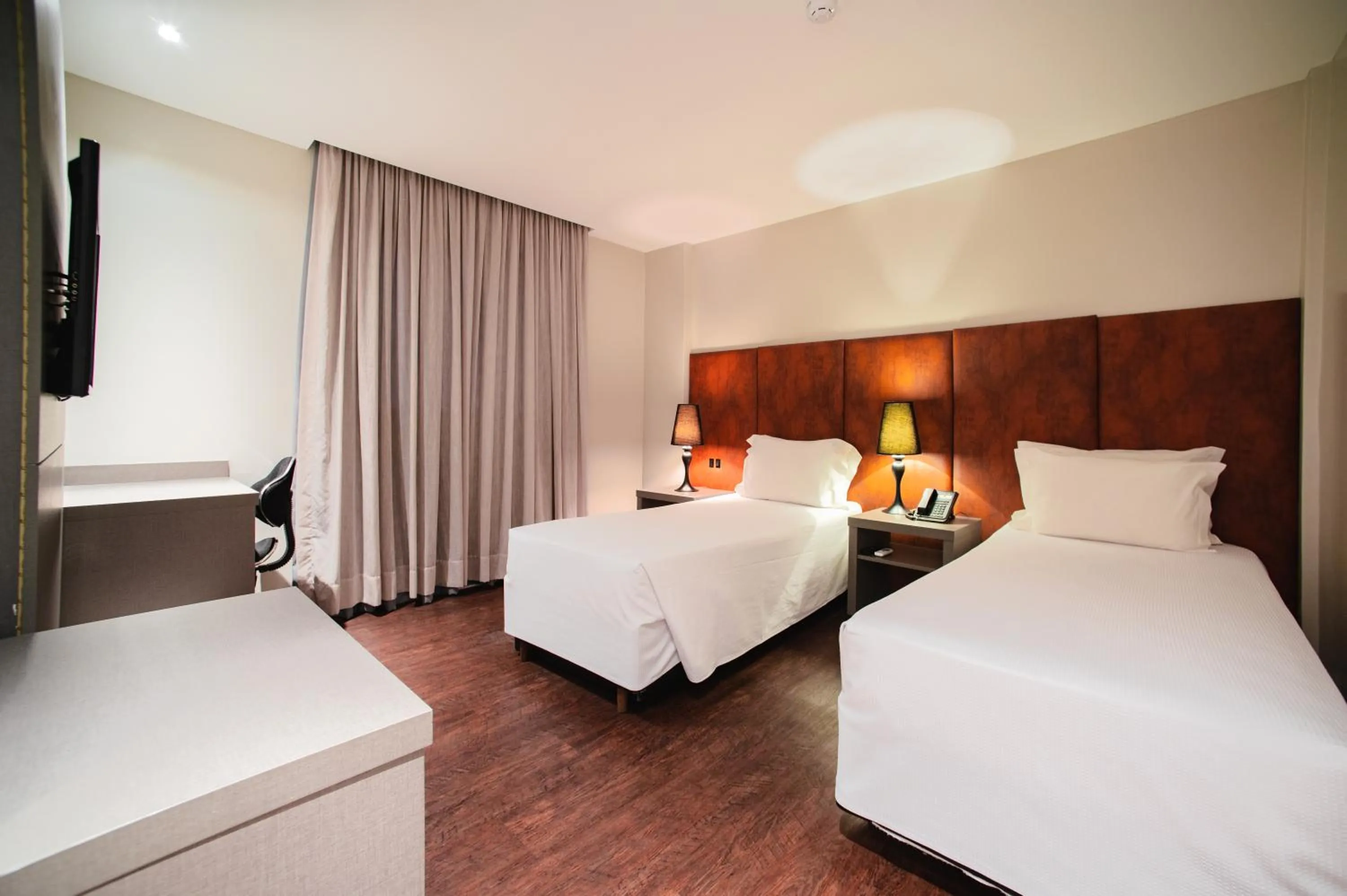 Bed in Brut by Slaviero Hotéis