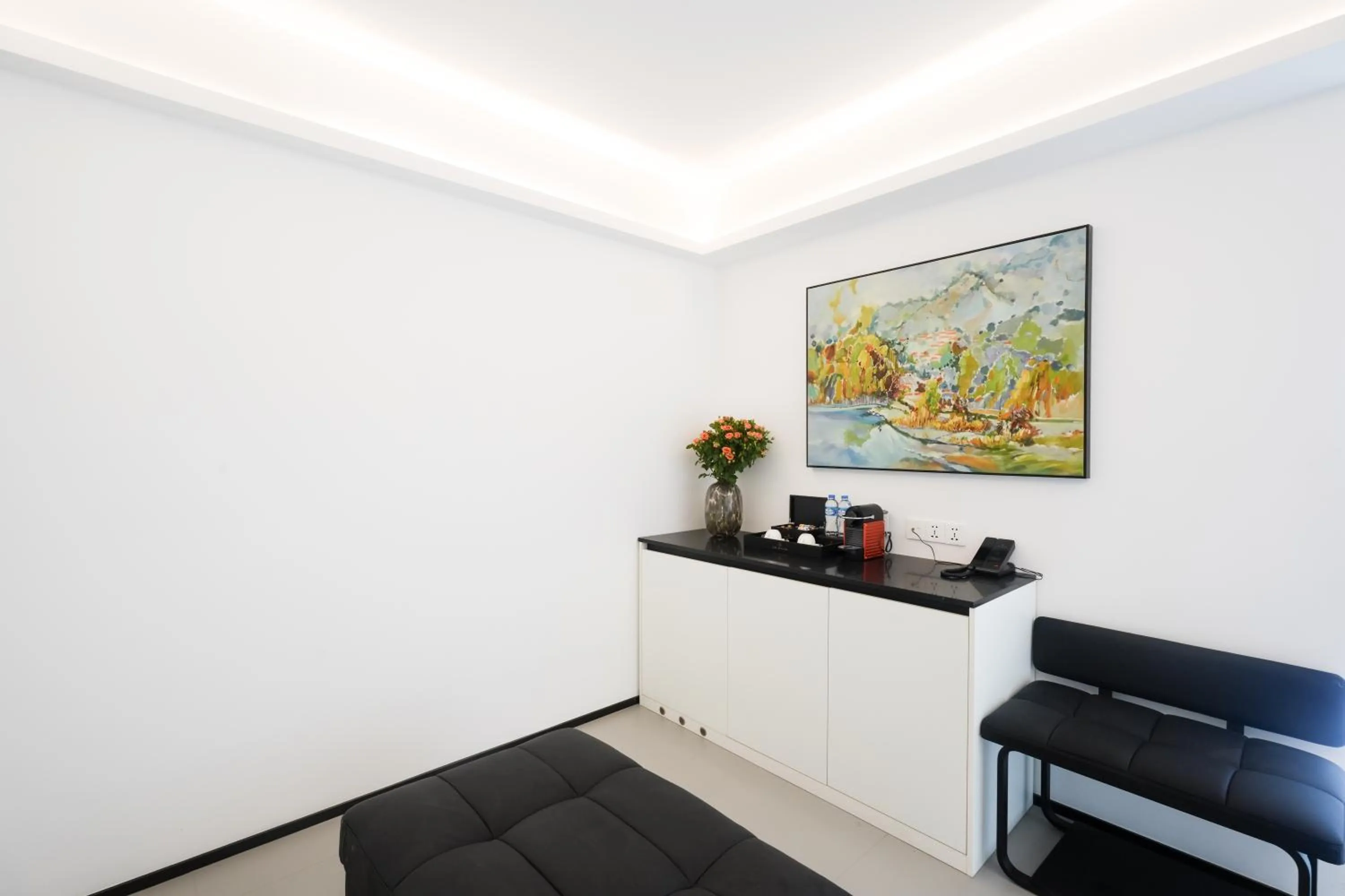 Seating area in One Riviera Hotel and Residences