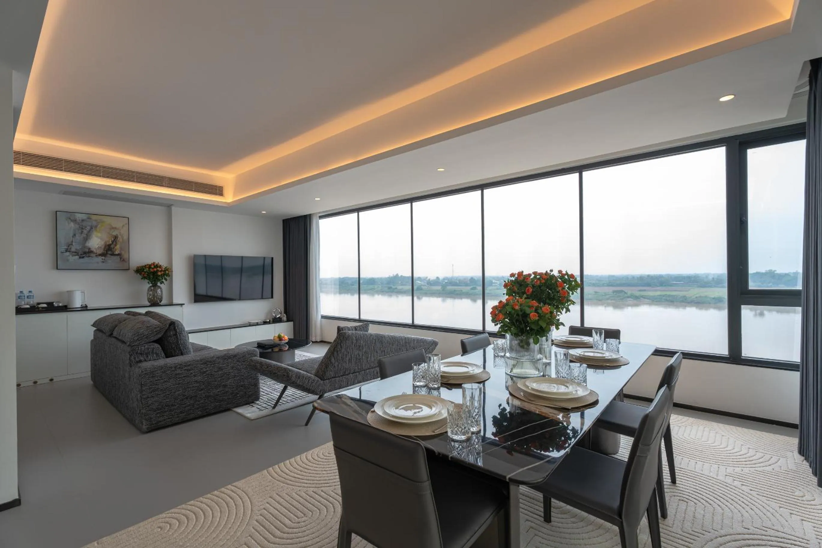 Dining area in One Riviera Hotel and Residences