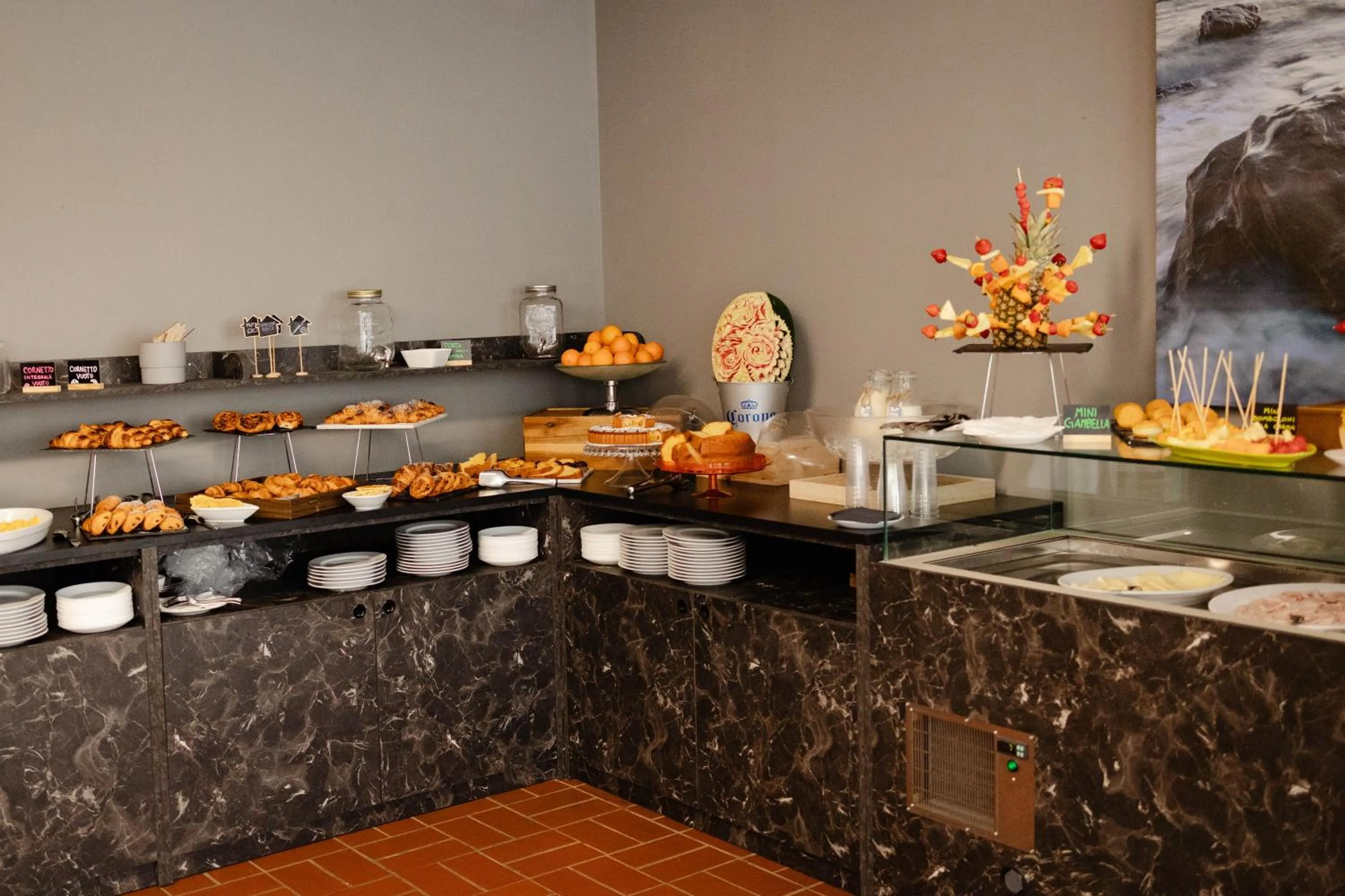 Food and drinks in Hotel Club La Villa