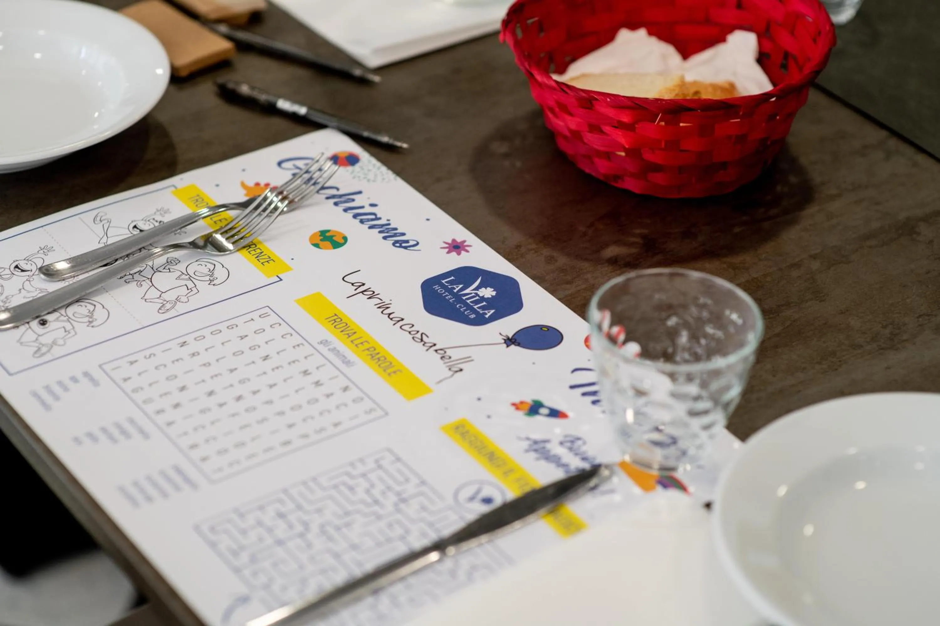 Food and drinks in Hotel Club La Villa