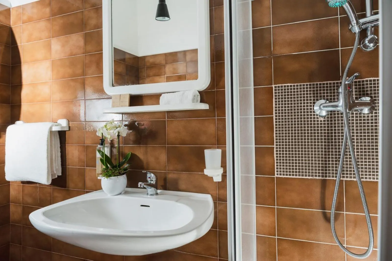 Shower in Hotel Club La Villa