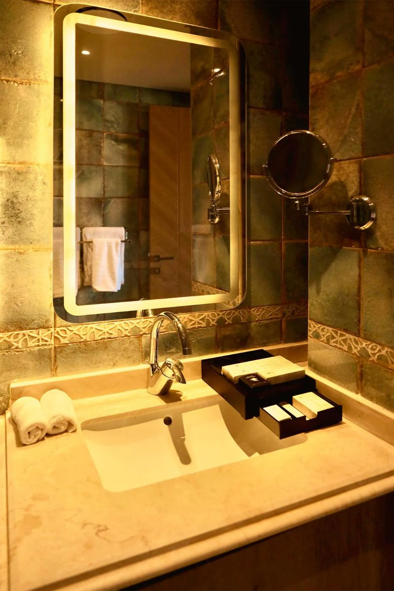 Bathroom in Crystal Lotus Luxury Palace - By Pickalbatros