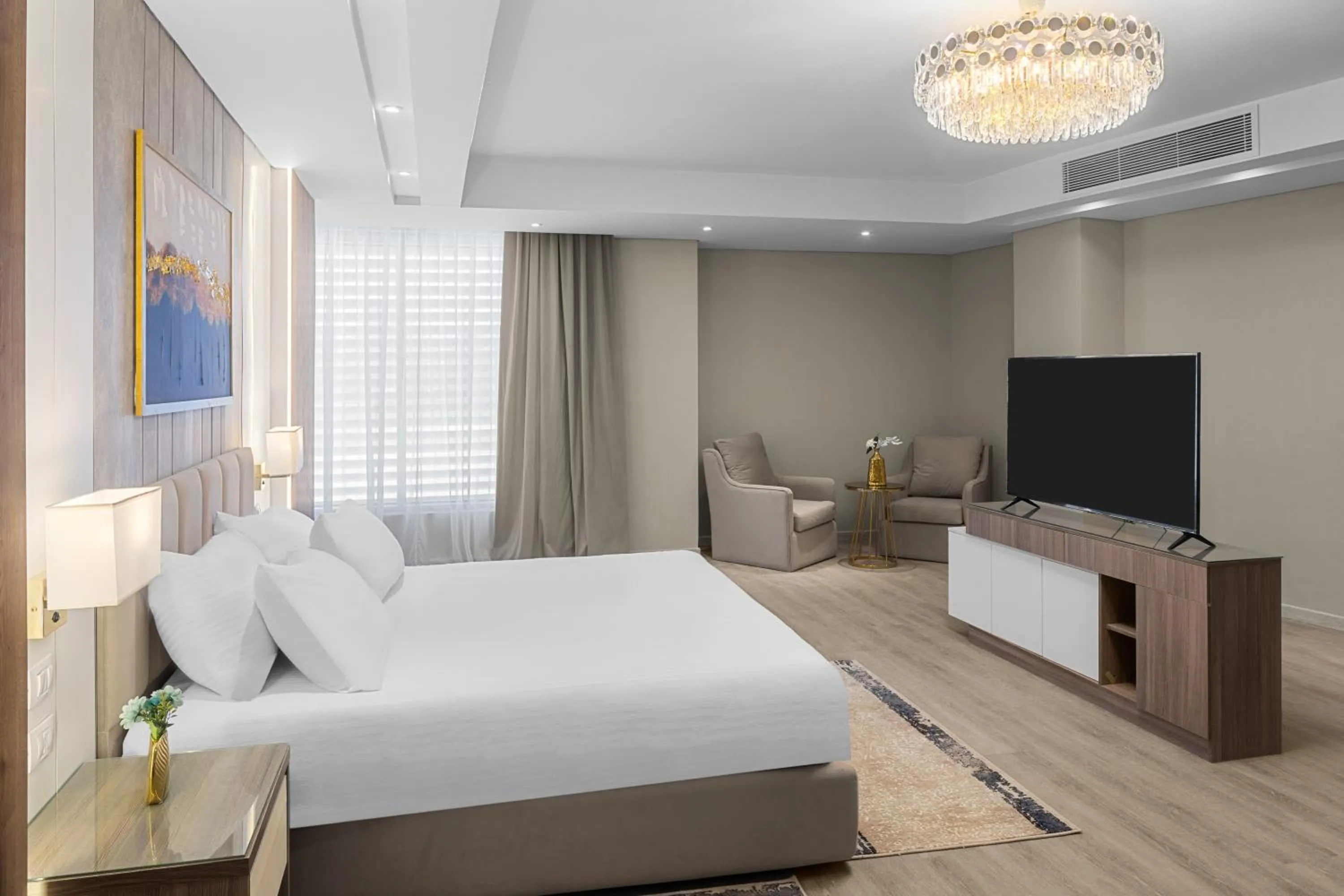 TV and multimedia, Bed in Crystal Lotus Luxury Palace - By Pickalbatros