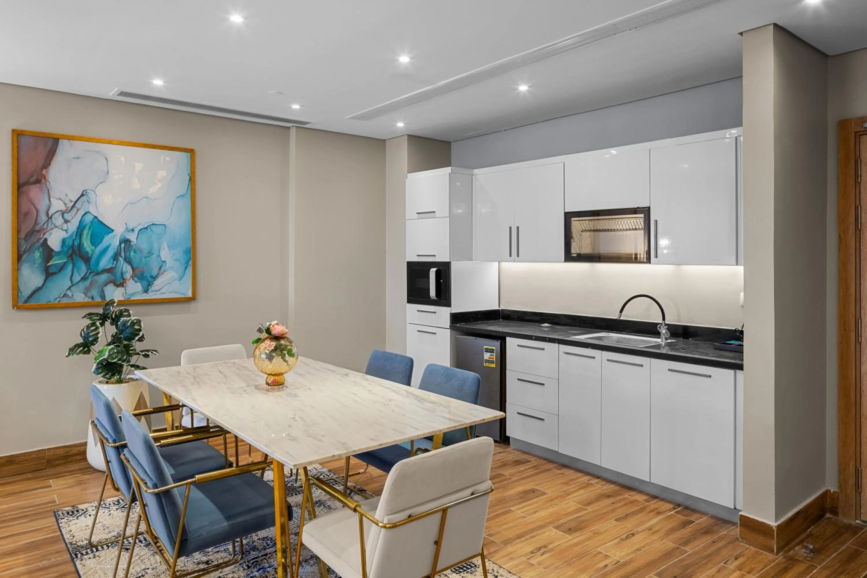 Kitchen or kitchenette in Crystal Lotus Luxury Palace - By Pickalbatros