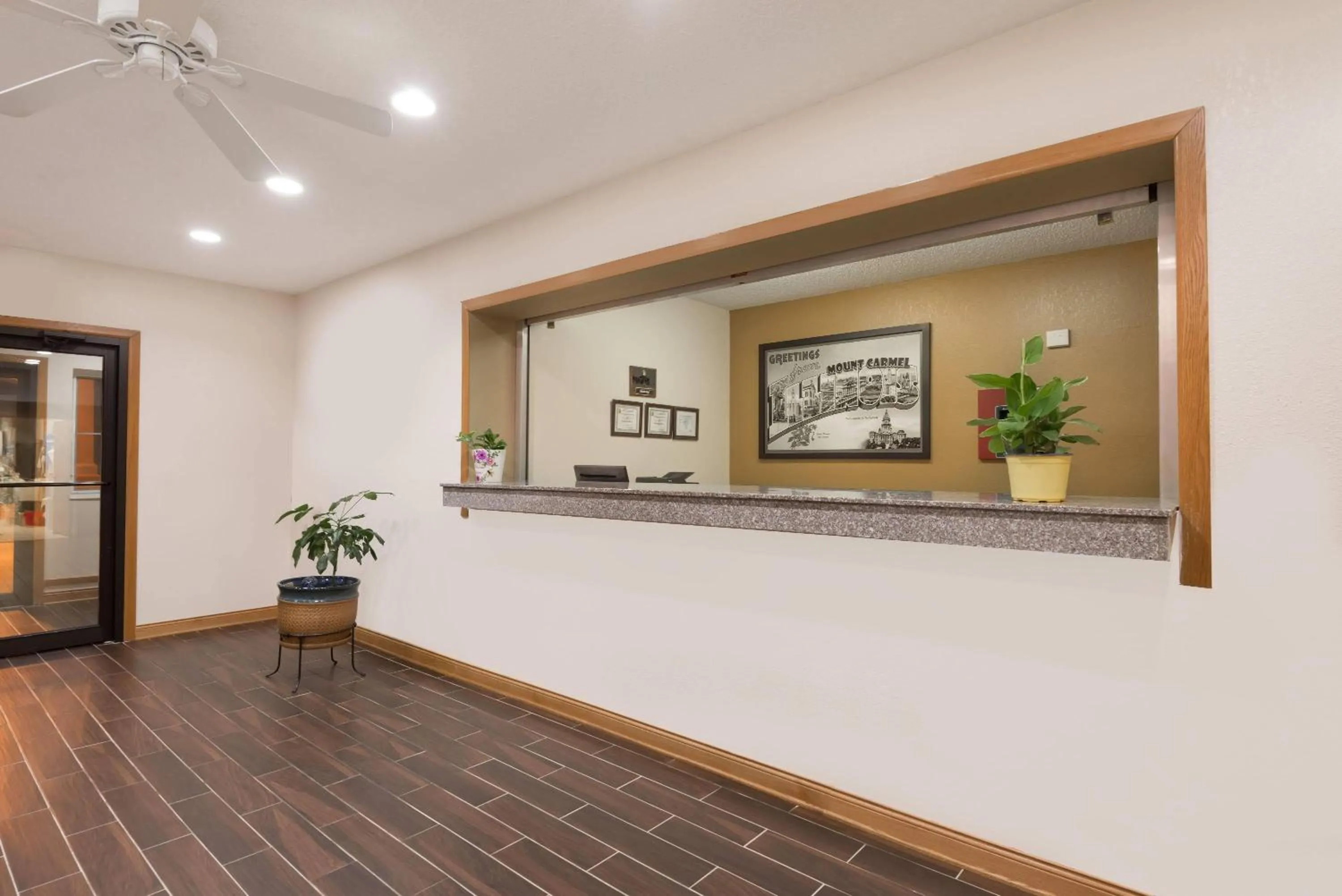 Lobby or reception in Super 8 by Wyndham Mt. Carmel IL