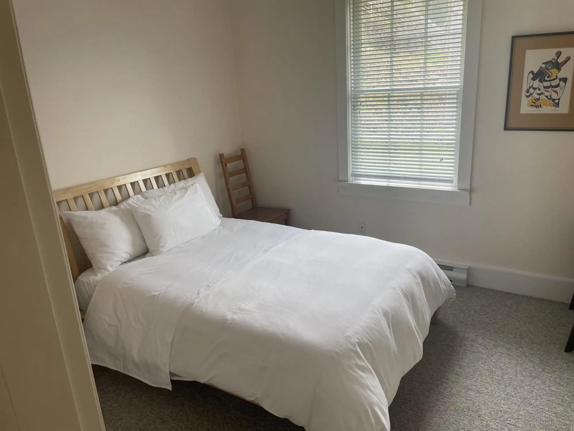 Bed in Seine Boat Inn